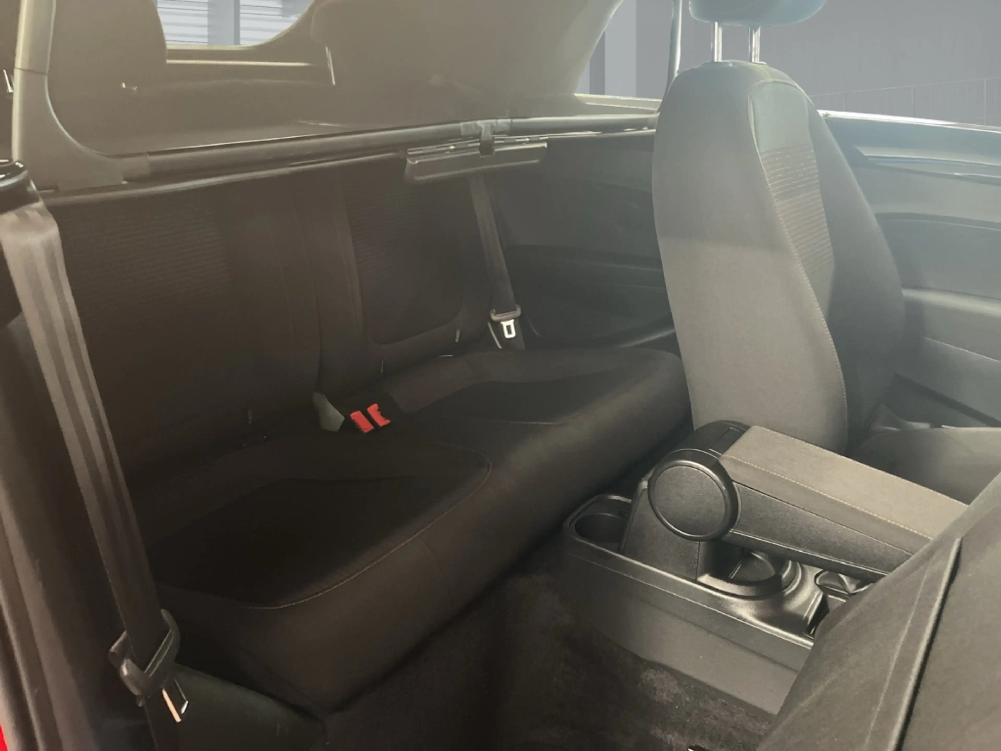 Volkswagen Beetle Sound Cabriolet SOUND 1.2 TSI Navi Dyn. Kurvenlich — photo 6