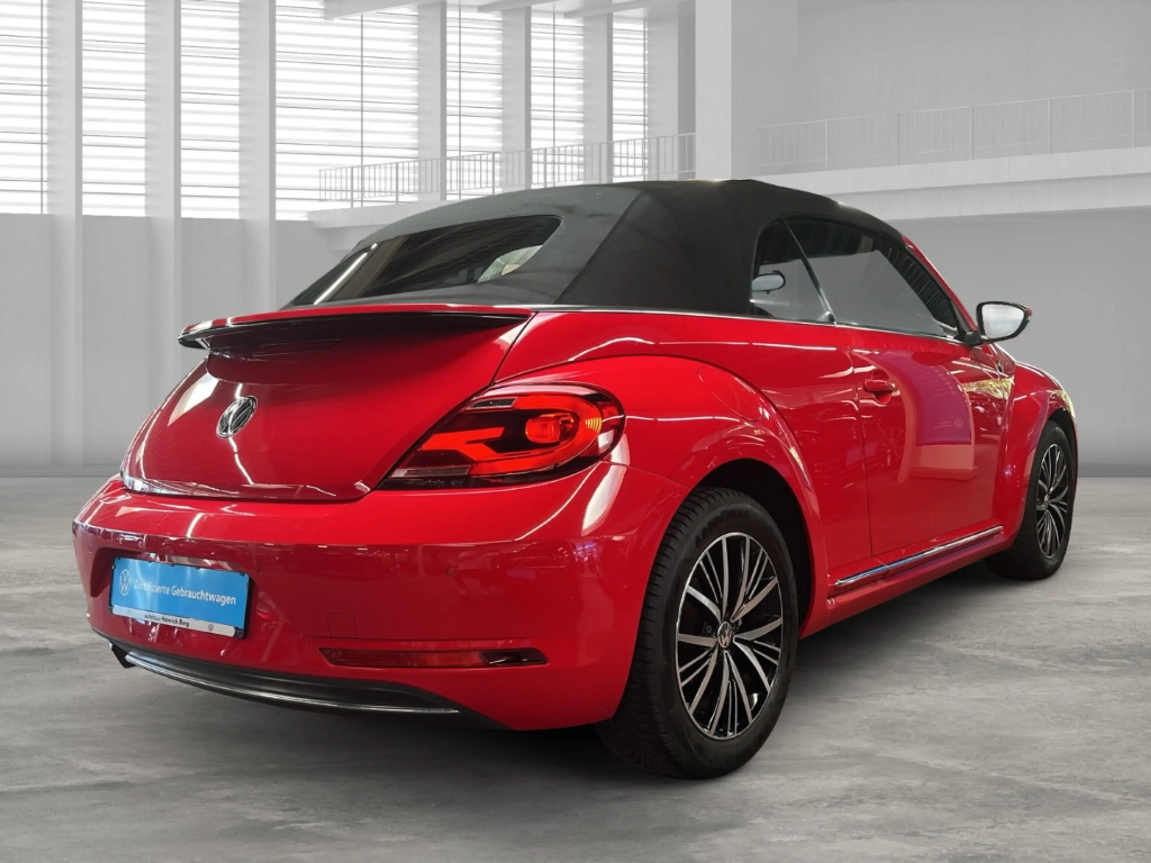 Volkswagen Beetle Sound Cabriolet SOUND 1.2 TSI Navi Dyn. Kurvenlich — photo 3