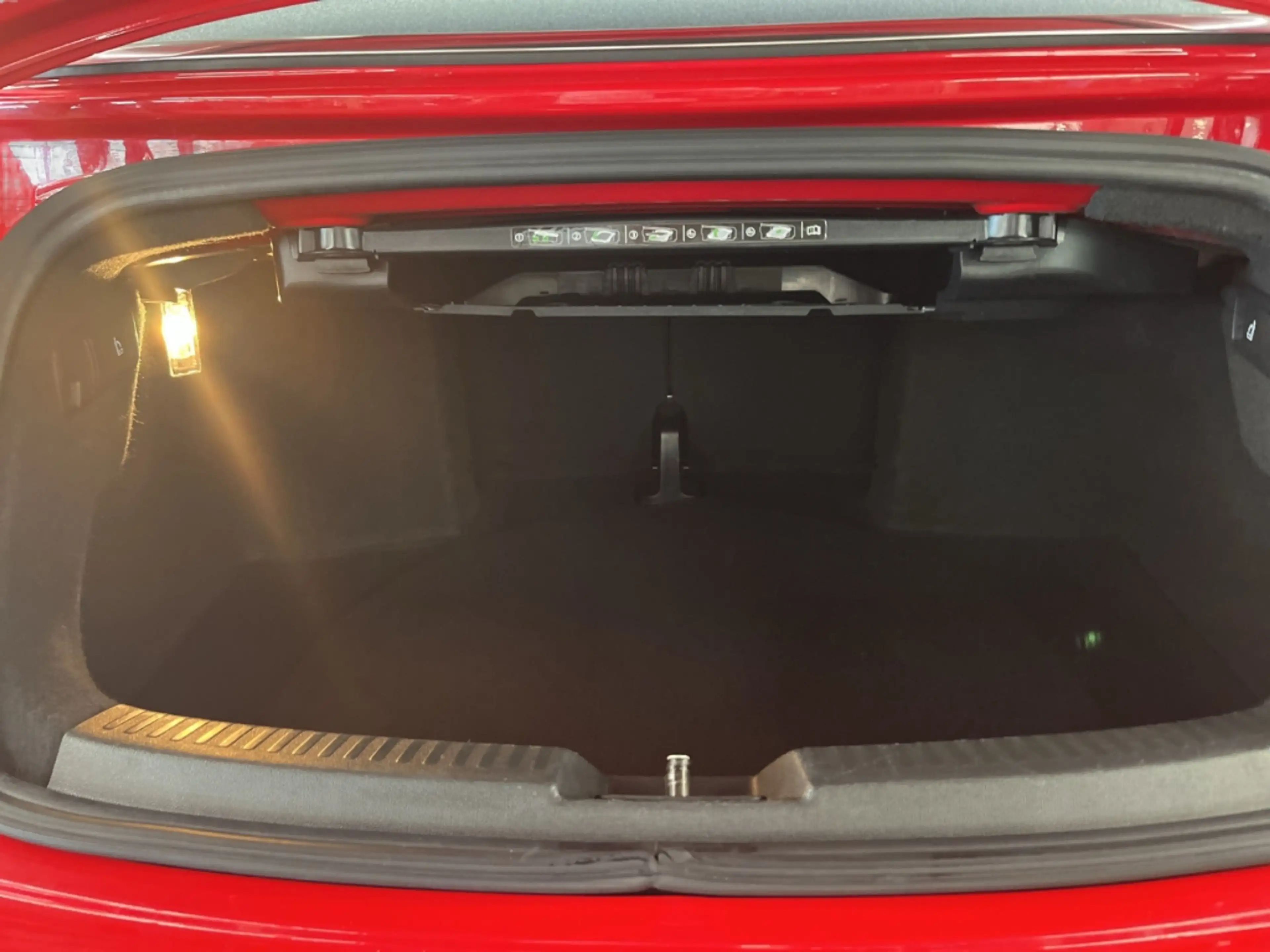Volkswagen Beetle Sound Cabriolet SOUND 1.2 TSI Navi Dyn. Kurvenlich — photo 11
