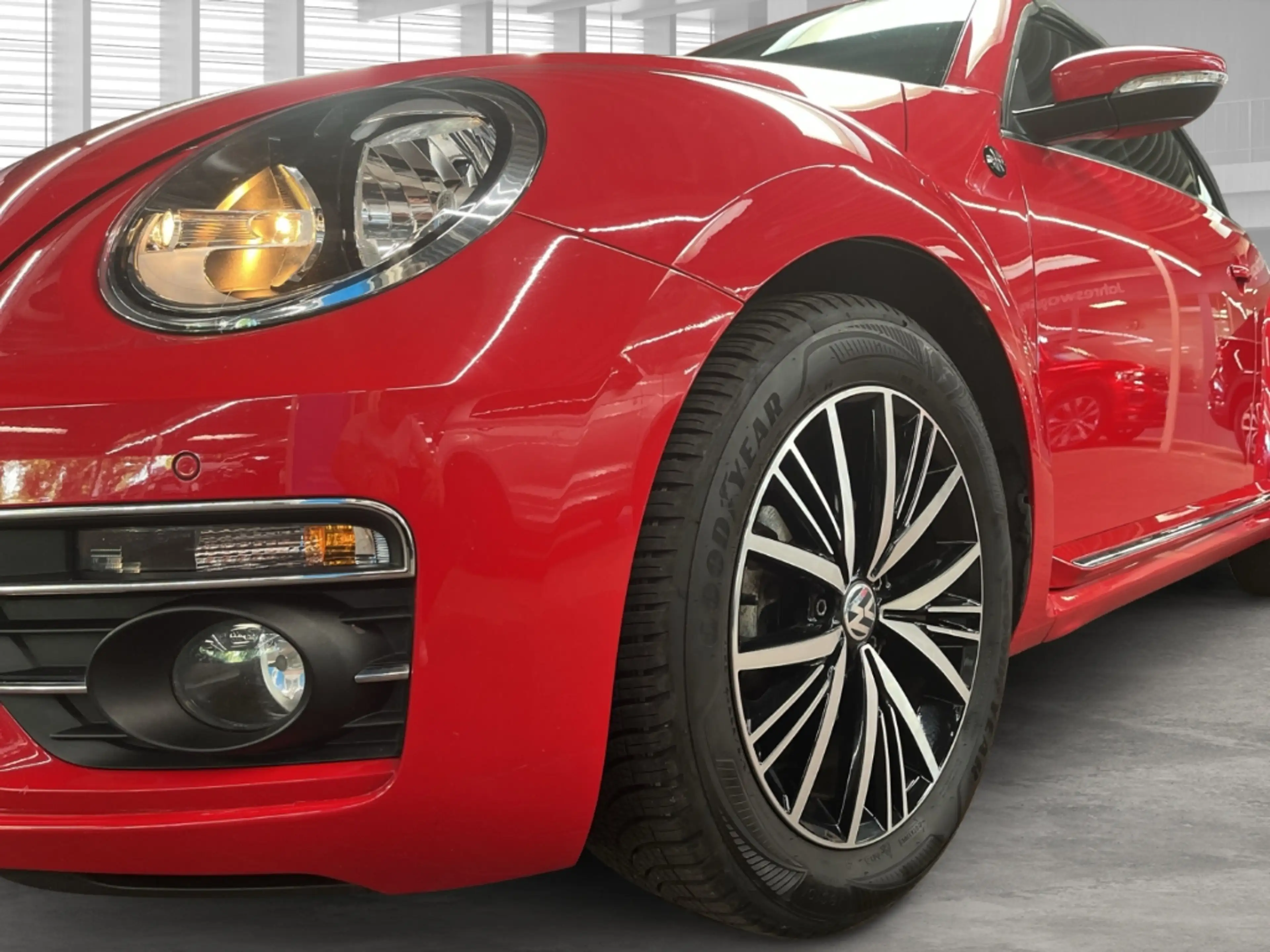 Volkswagen Beetle Sound Cabriolet SOUND 1.2 TSI Navi Dyn. Kurvenlich — photo 4