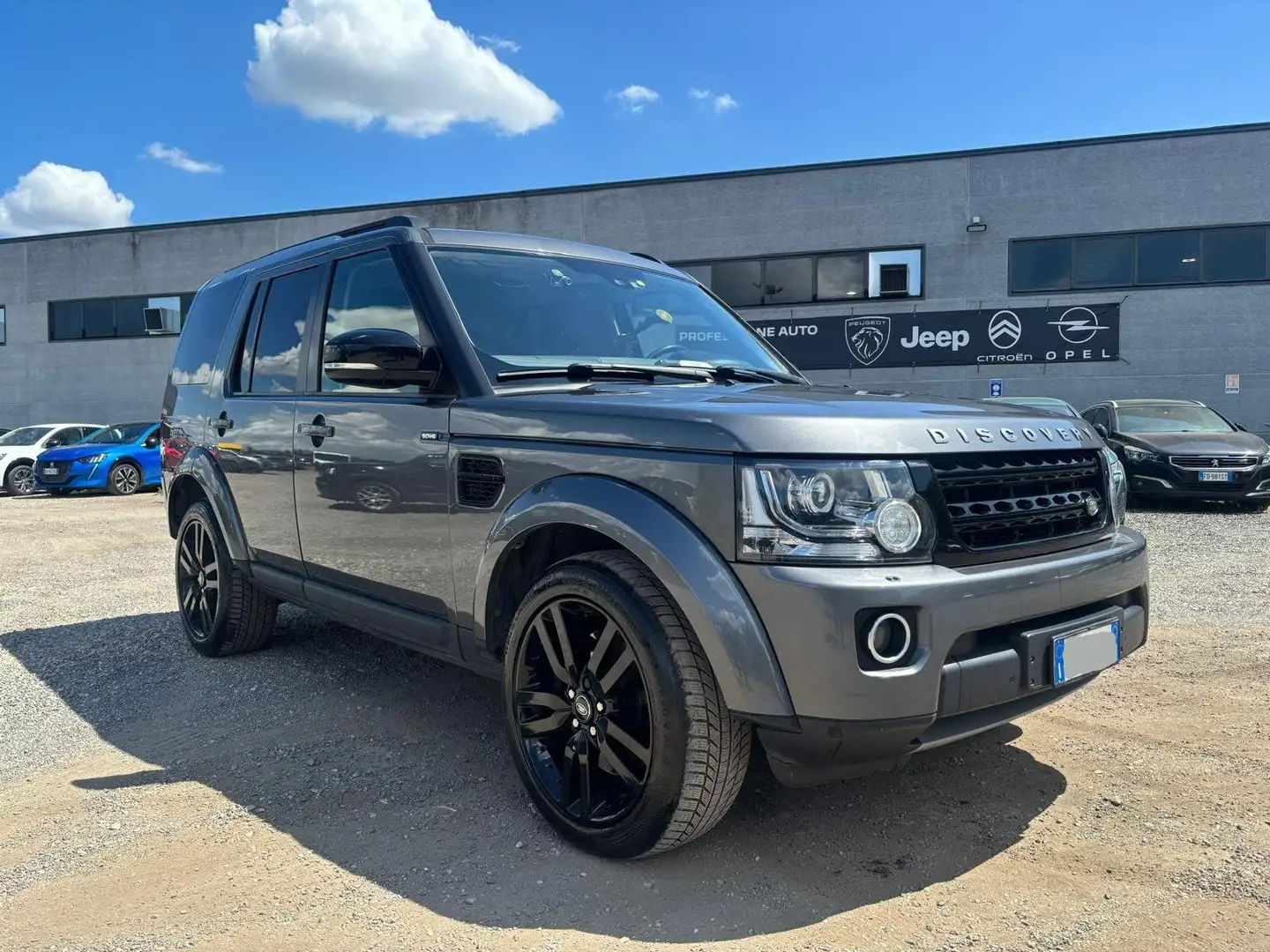 Land Rover Discovery Discovery 3.0 sdV6 HSE 7POSTI Grijs - 1