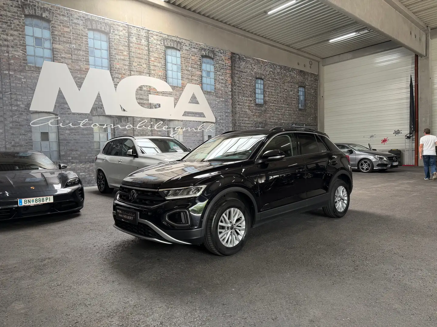 Volkswagen T-Roc Life Schwarz - 1