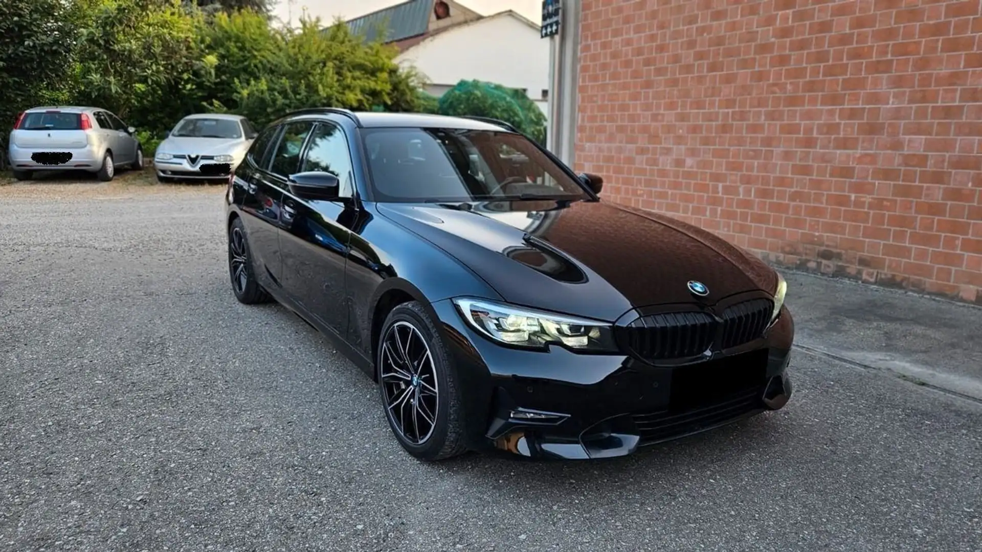 BMW 318 d Touring Business Edition Чорний - 1