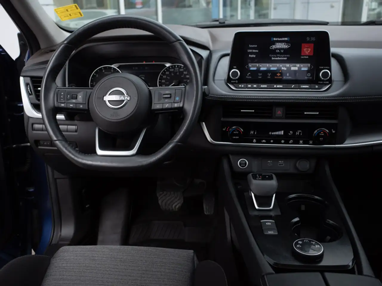 Nissan Rogue снимка Nissan Rogue