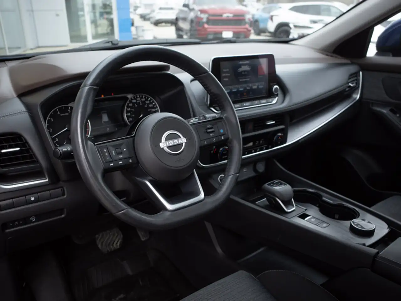 Nissan Rogue снимка Nissan Rogue