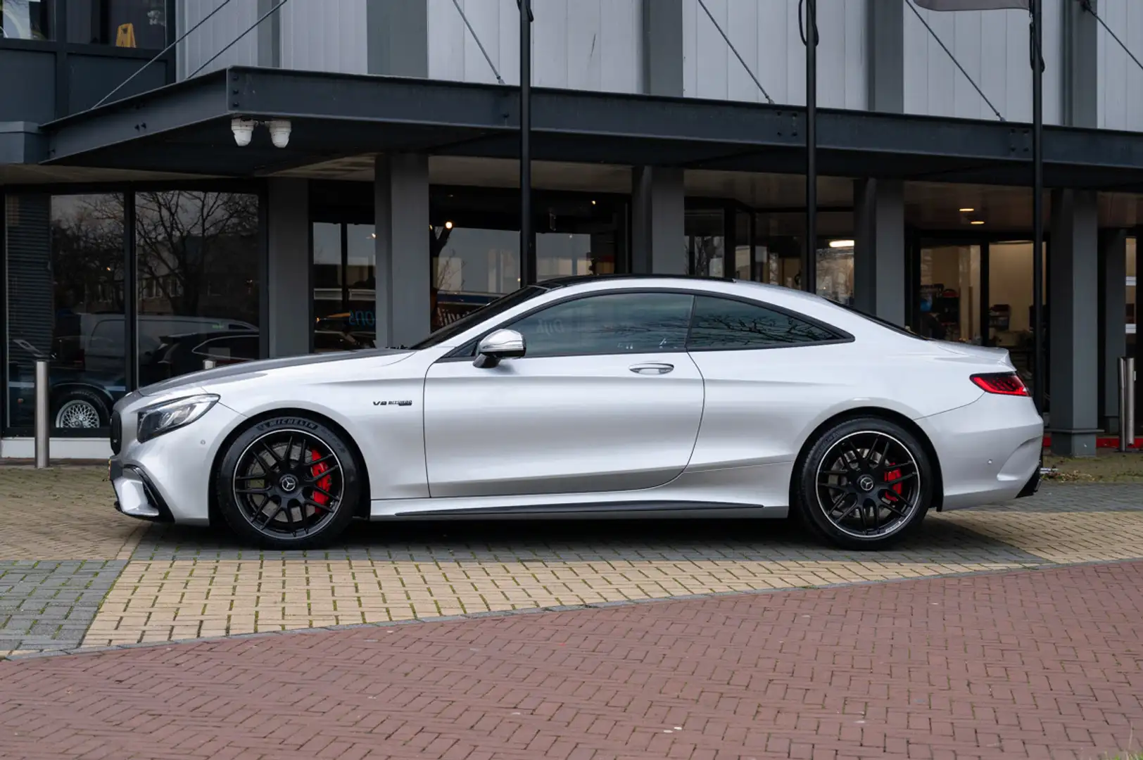 Mercedes-Benz S 63 AMG S Coupé 4Matic+ Plateado - 2