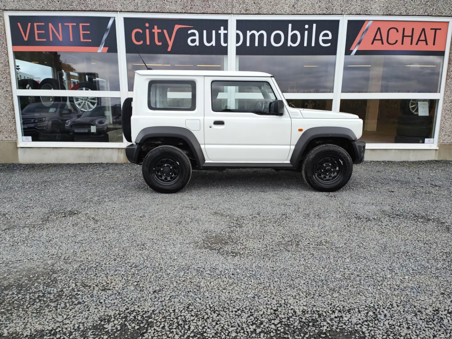 Suzuki Jimny 1.5i 4x4 UTILITAIRE CLIM ATTACHE REMORQUE BLUETOOT Wit - 2