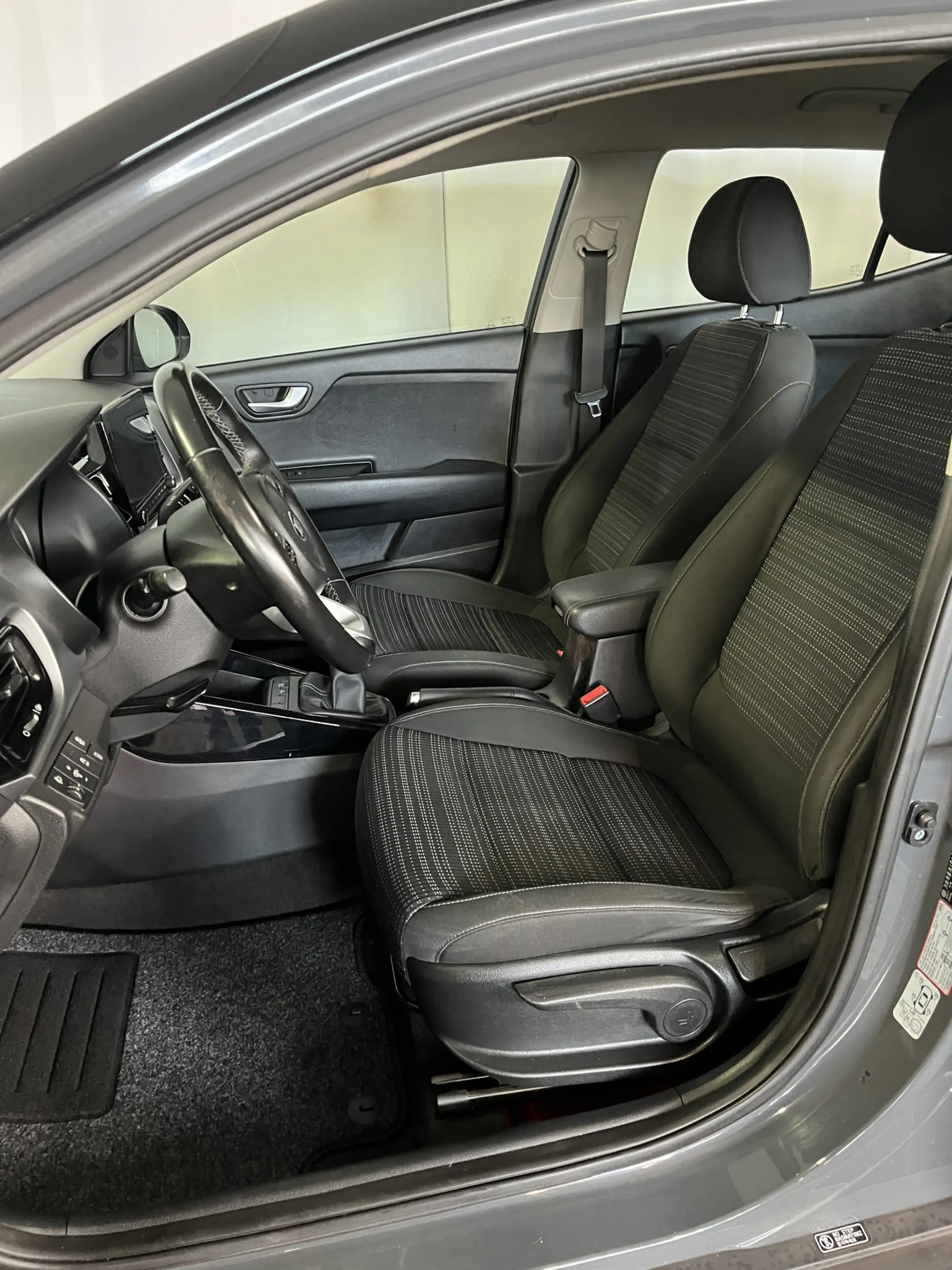 Kia Stonic 1.0 T-GDi MHEV DynamicLine 1E EIGN/ECC/CAMERA/APPL — photo 5