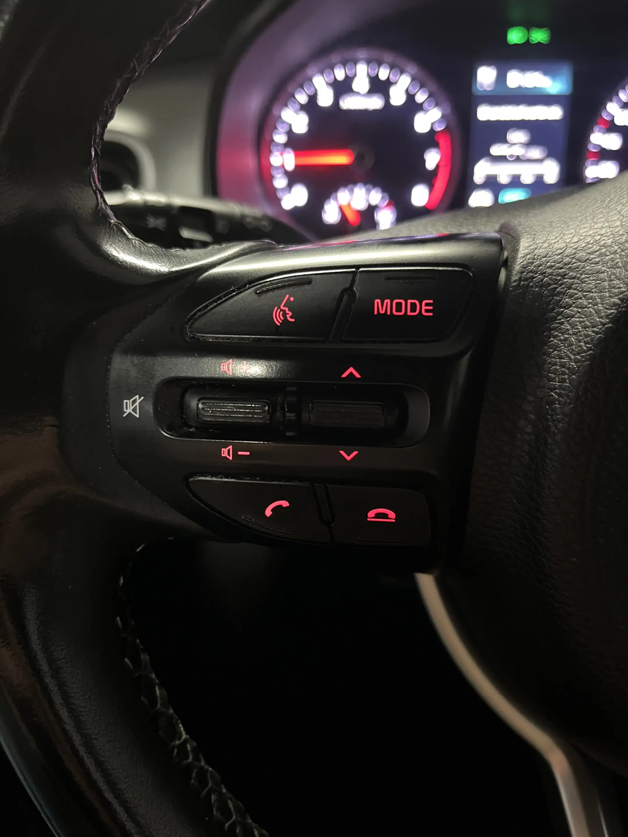 Kia Stonic 1.0 T-GDi MHEV DynamicLine 1E EIGN/ECC/CAMERA/APPL — photo 22