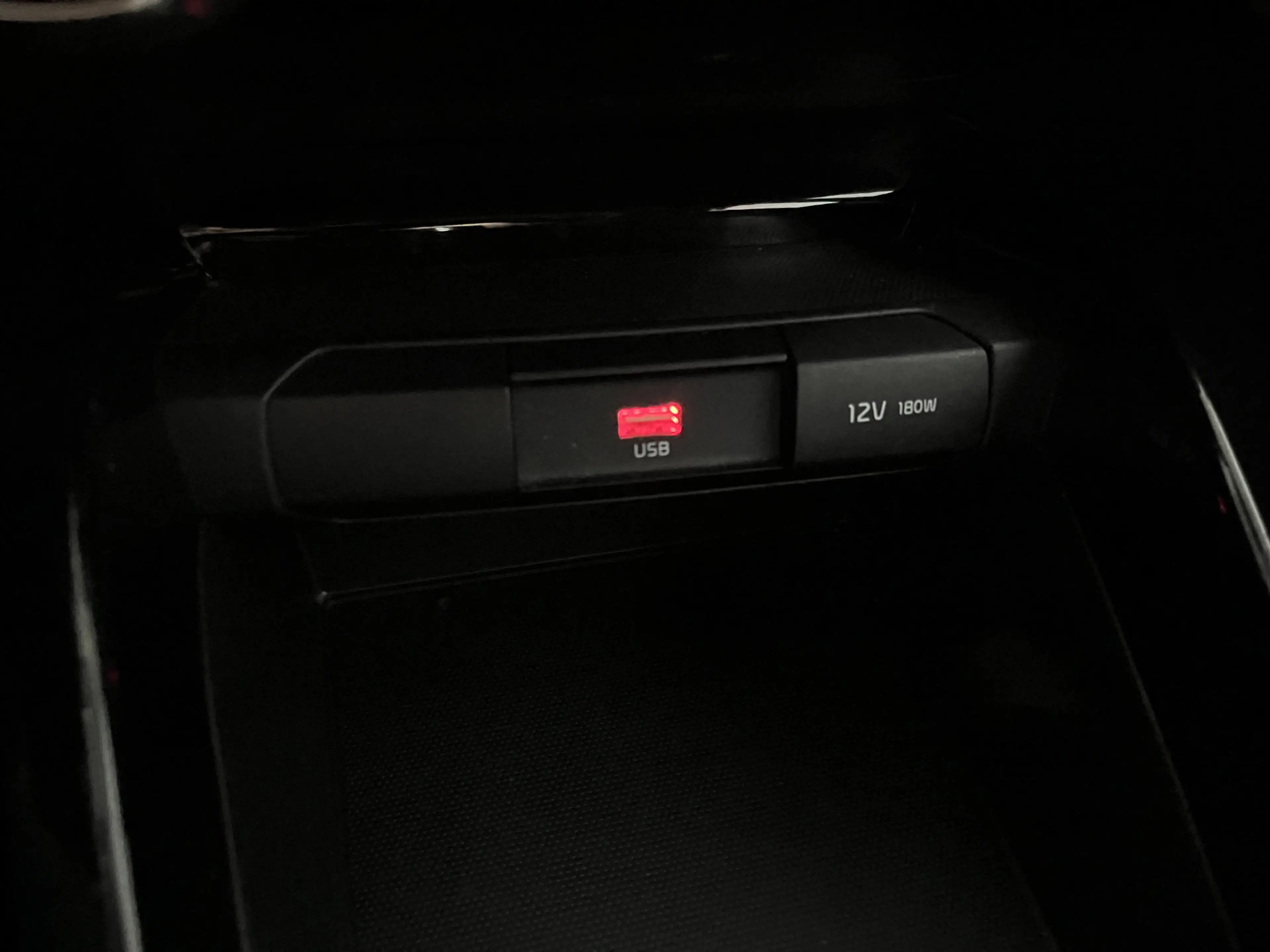 Kia Stonic 1.0 T-GDi MHEV DynamicLine 1E EIGN/ECC/CAMERA/APPL — photo 28