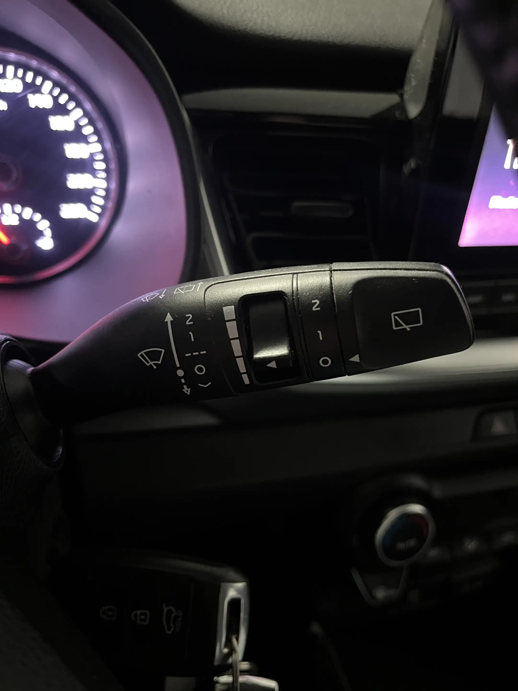 Kia Stonic 1.0 T-GDi MHEV DynamicLine 1E EIGN/ECC/CAMERA/APPL — photo 25