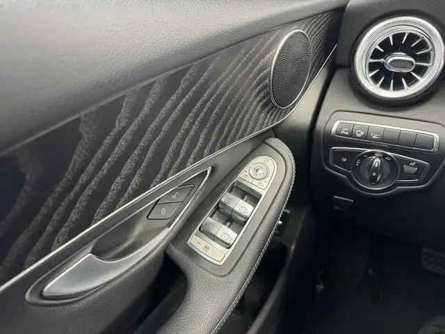 Mercedes-Benz GLC view 24
