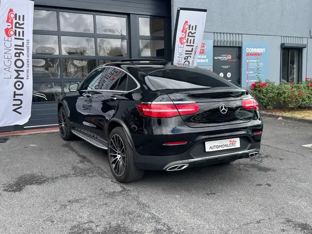 Mercedes-Benz GLC view 4