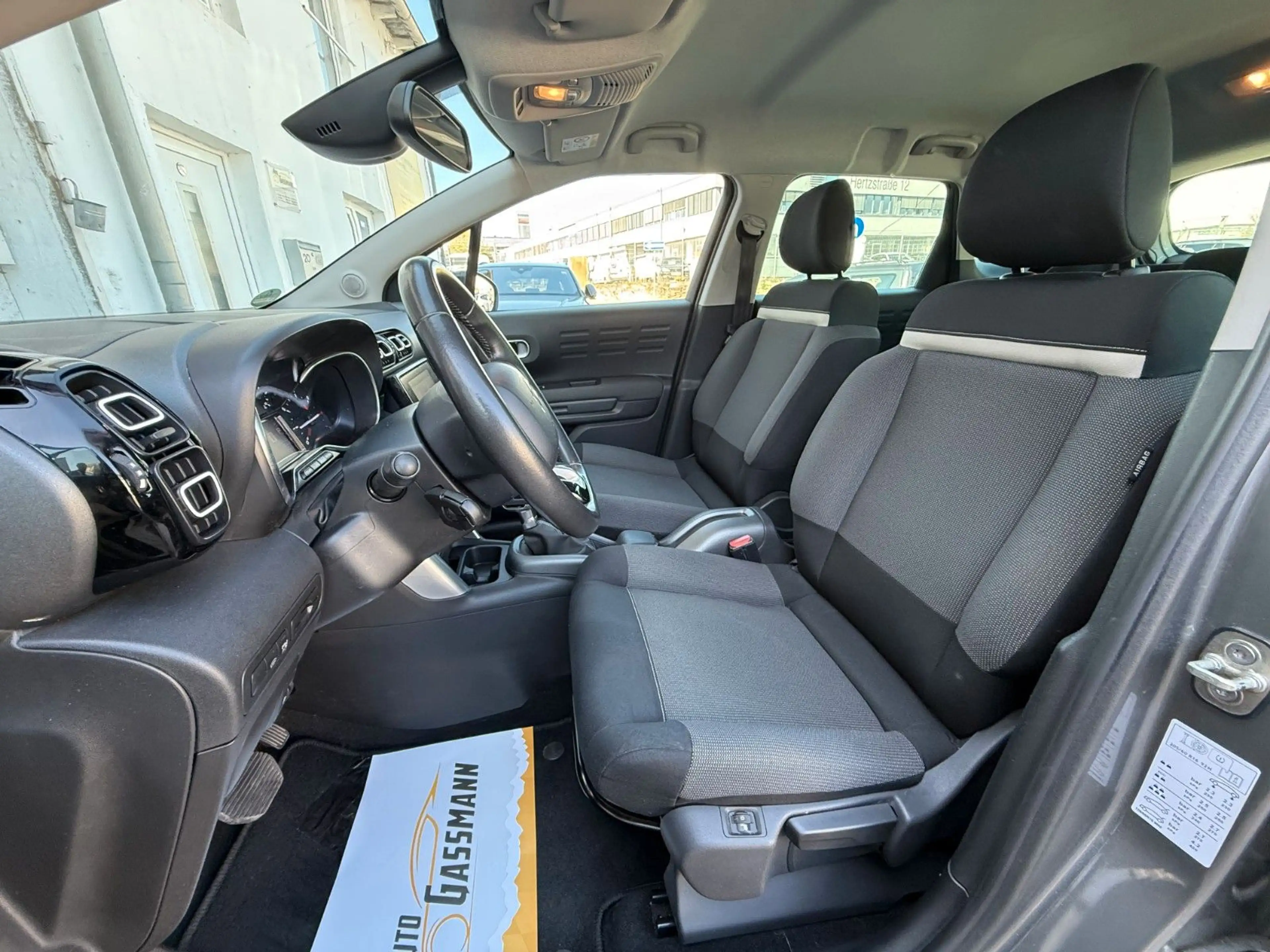 Citroen C3 Aircross Shine Assist Navi Kamera Klimaauto. — photo 9