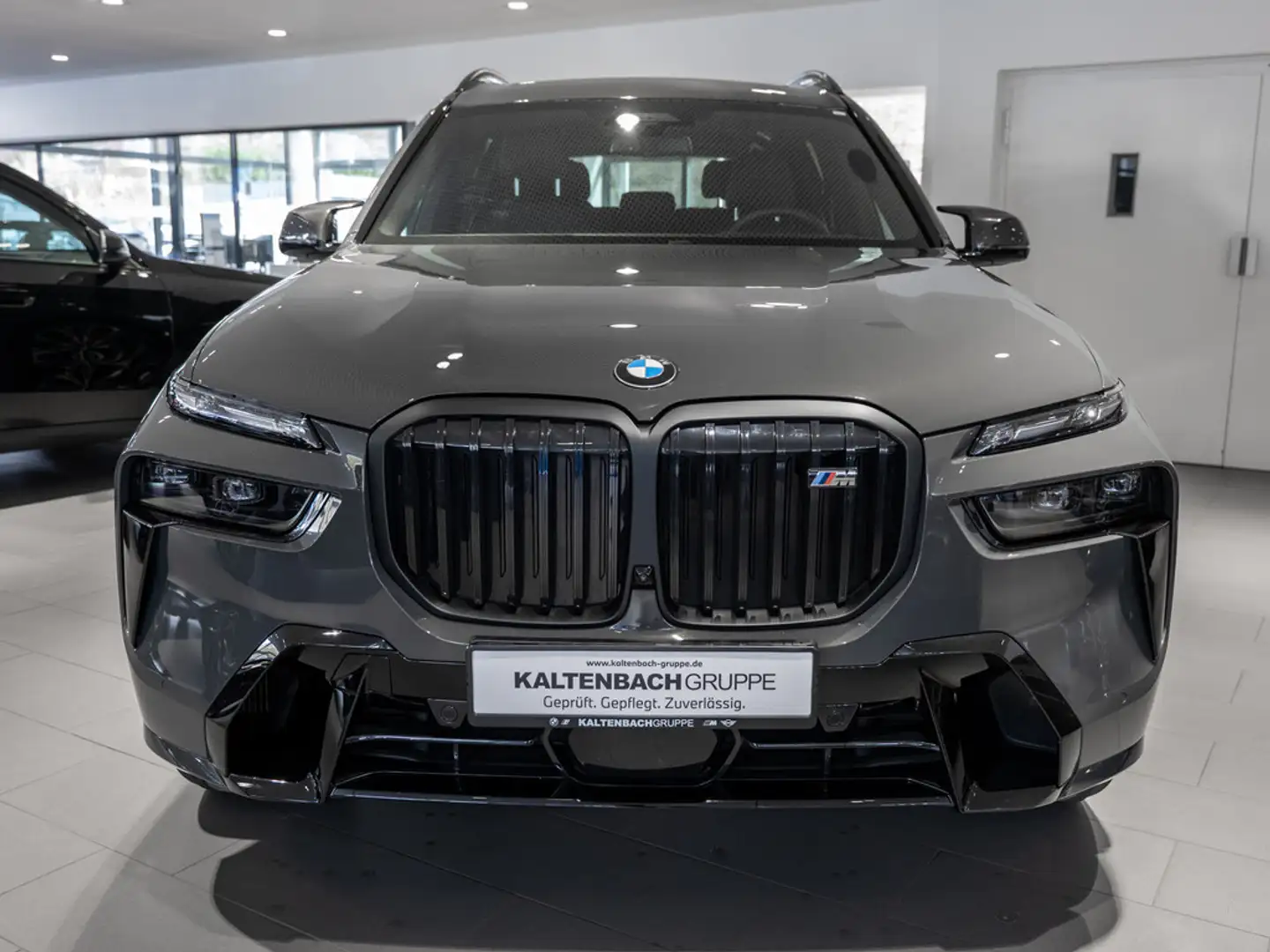 BMW X7 M 60i FACEL. PANO AHK HUD 360° LED STANDHZ Grau - 2