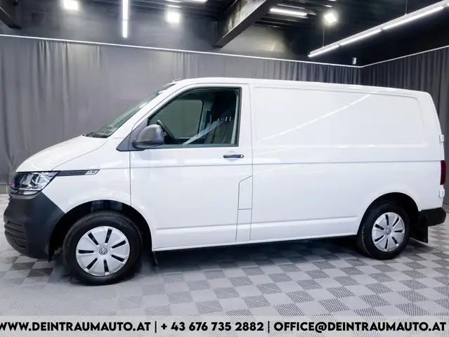 Volkswagen Transporter view 2