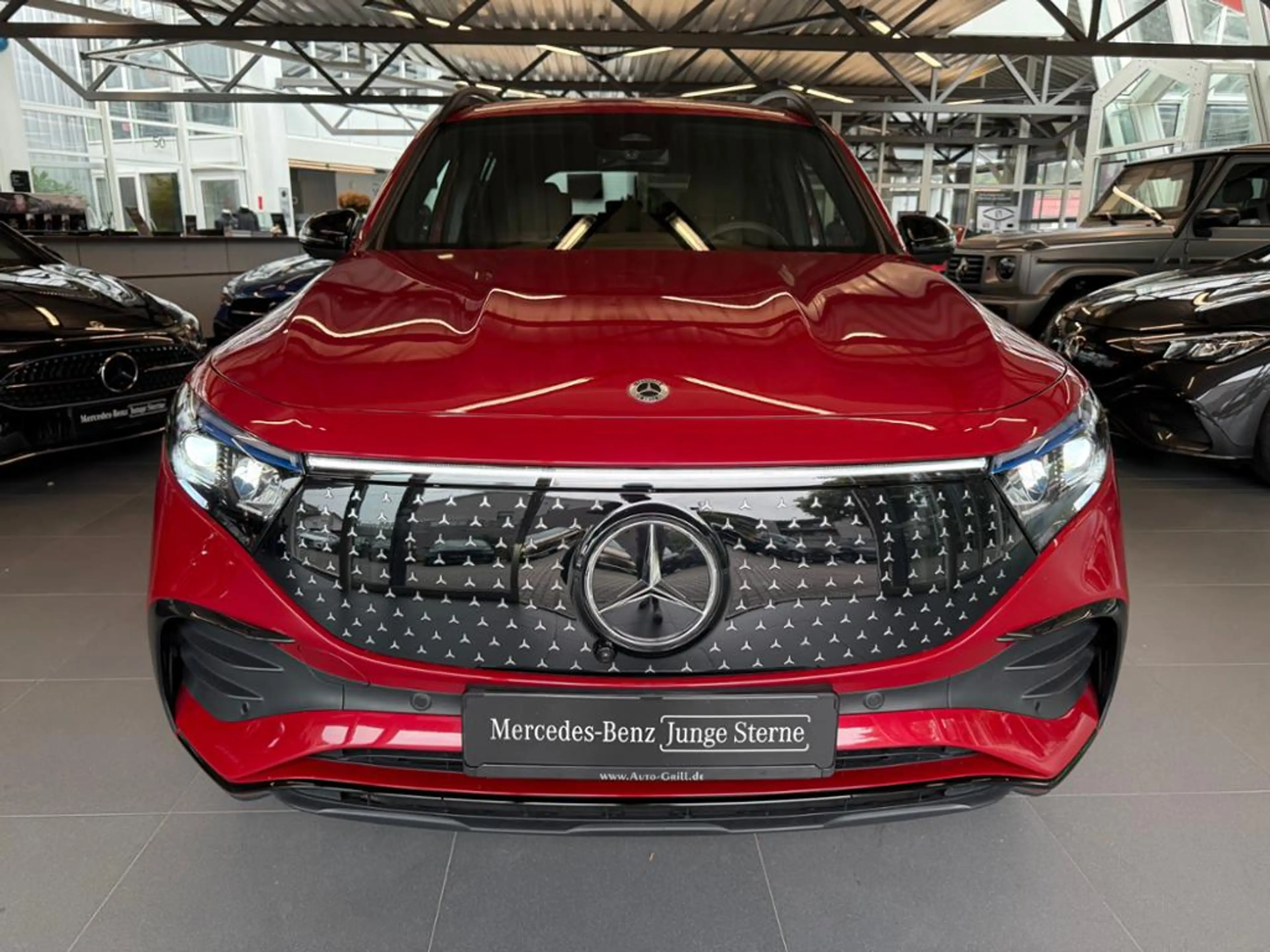 Mercedes-Benz EQB 250 + AMG Premium Leder 20 Zoll Burmester HuD — photo 4