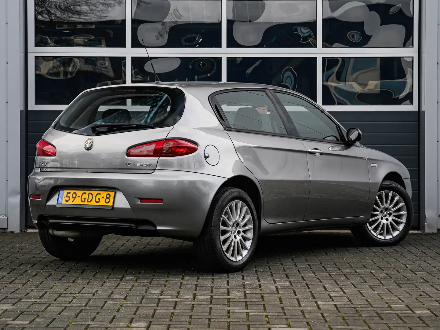 Alfa Romeo 147 1.6 T.Spark Progression | Leder | Climate control Gris - 2