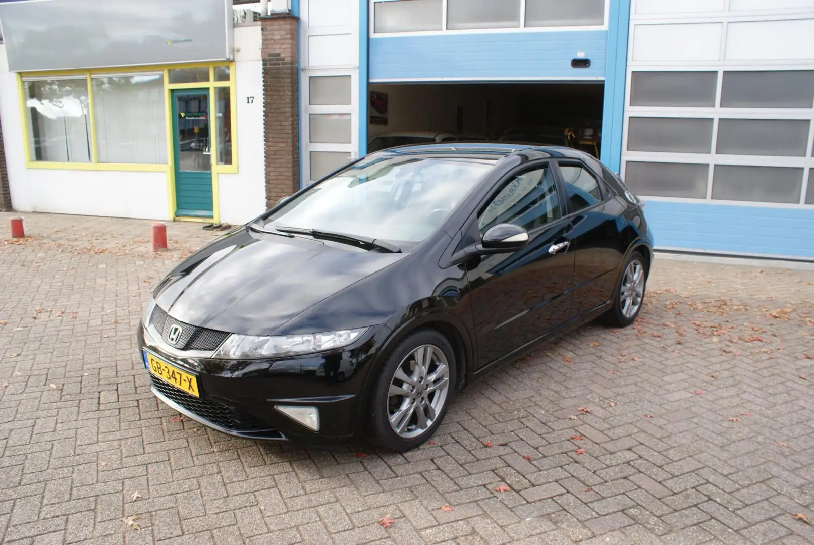 Honda Civic 1.8 Sport Zwart - 1