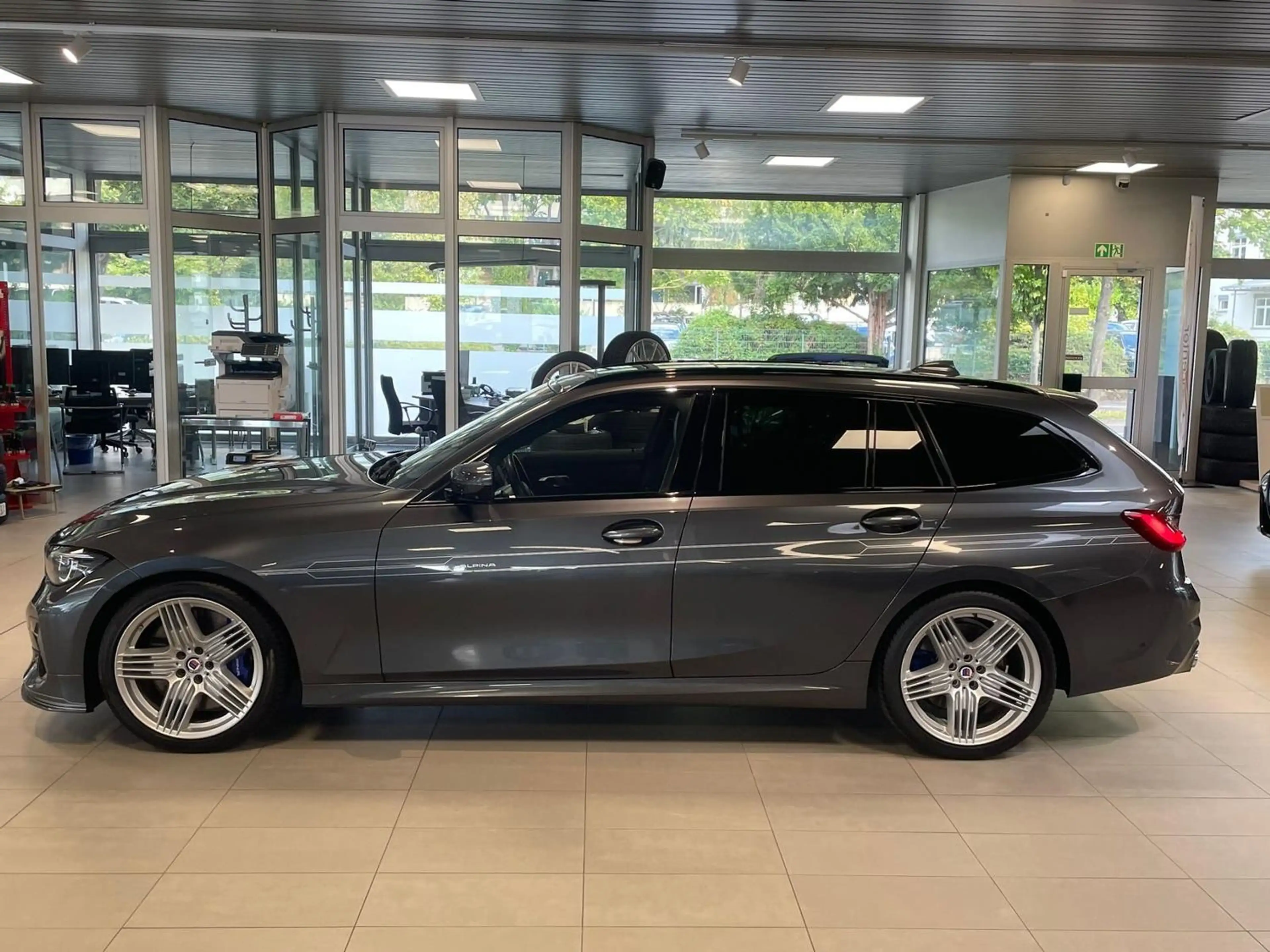 Alpina D3 S xDrive AHK HuD H&K Panorama 19" LaserBlackLine — photo 4