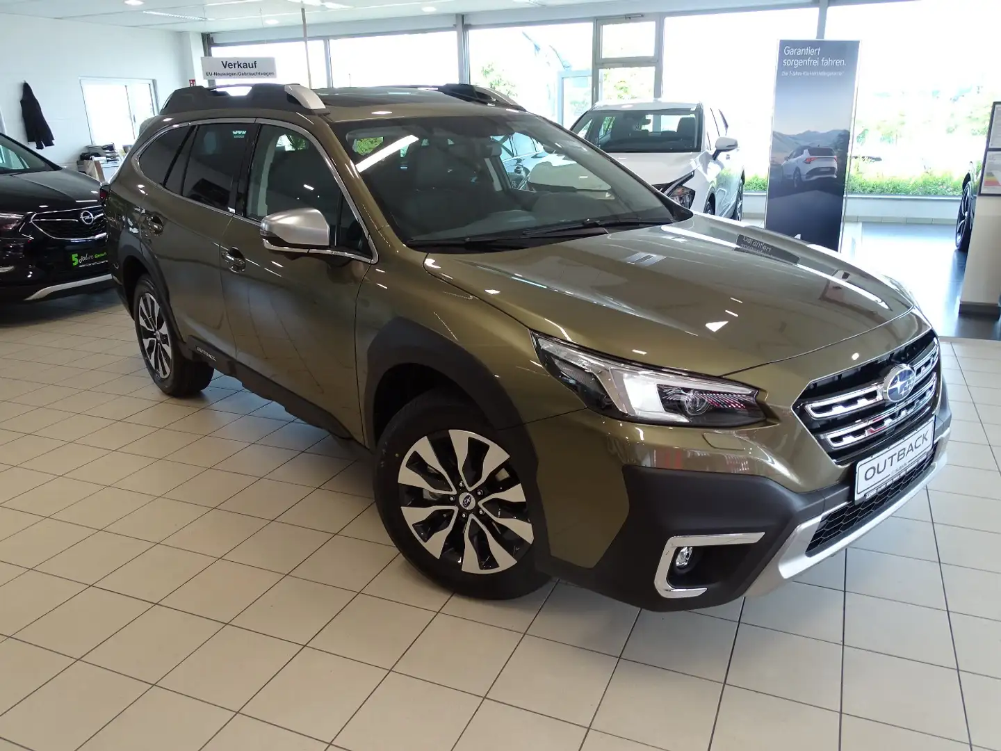 Subaru OUTBACK 2.5 i - MY 25 - Platinum - Leder , Schiebedach Grün - 2