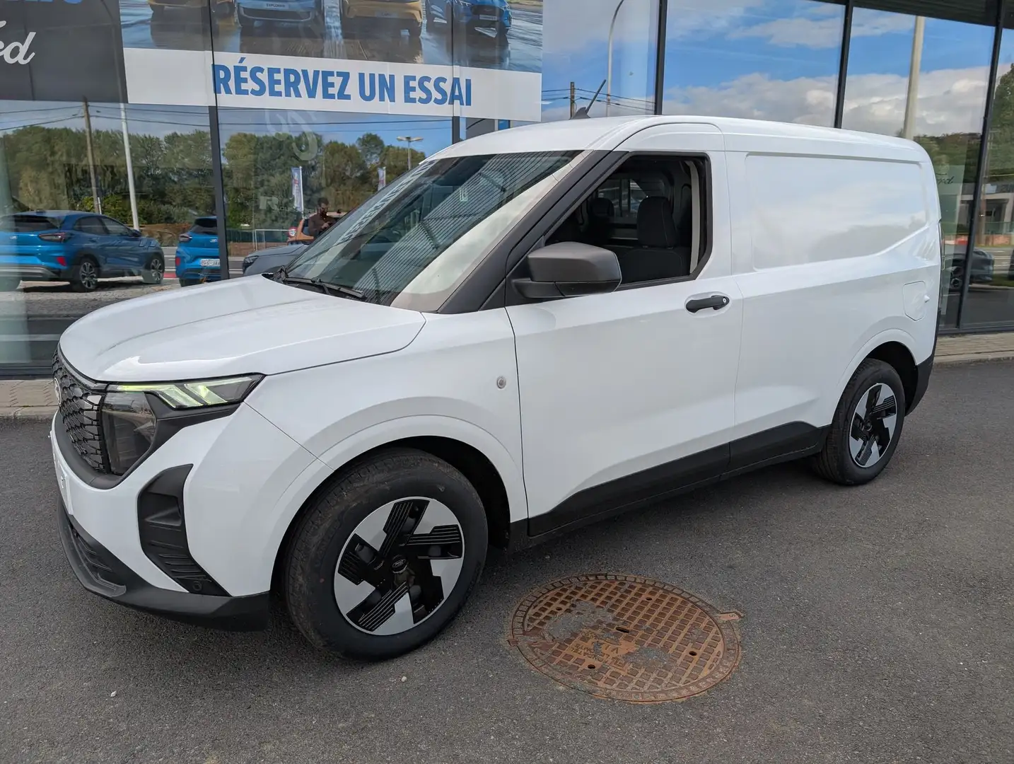 Ford Transit Courier Trend 43 kWh - 287 km (423km en ville) d'autonomie Blanc - 2