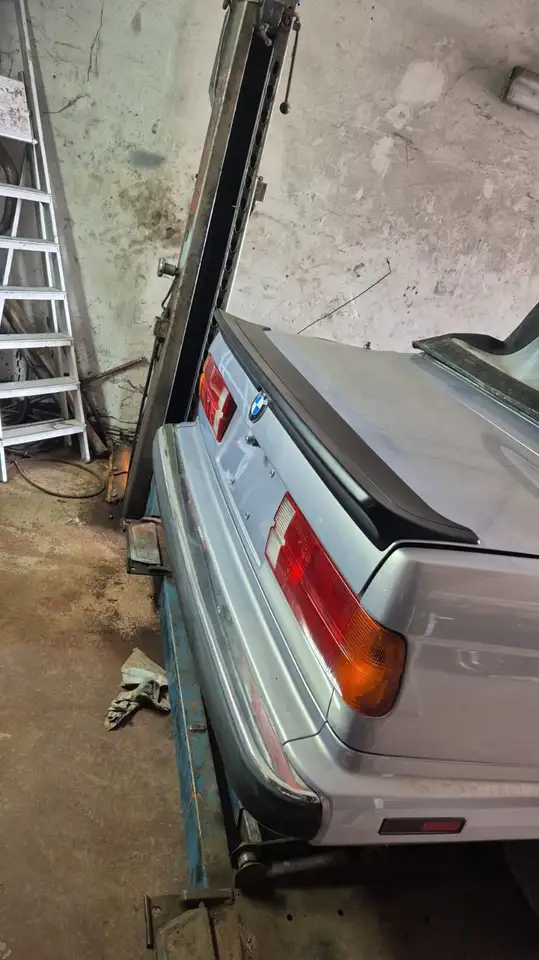 BMW 325i, foto 2
