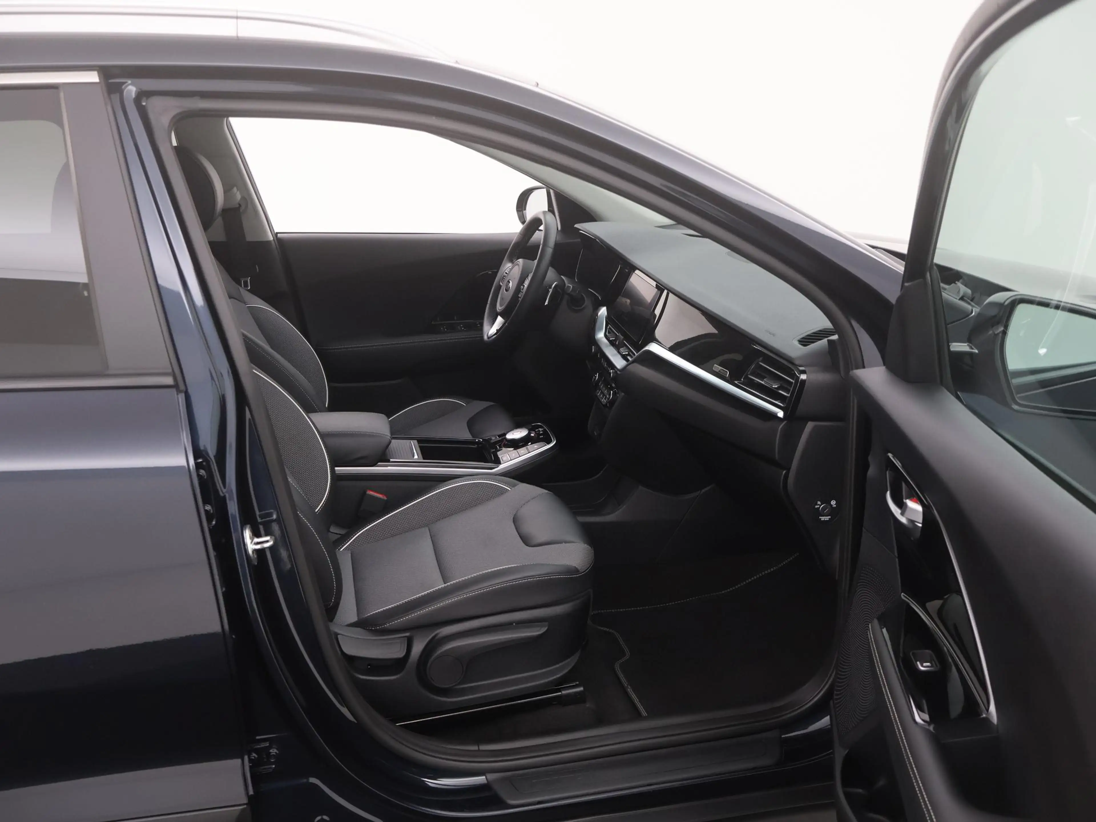 Kia e-Niro DynamicPlusLine 64 kWh SCHUIFDAK|ACC|CAMERA|STOELV — photo 32