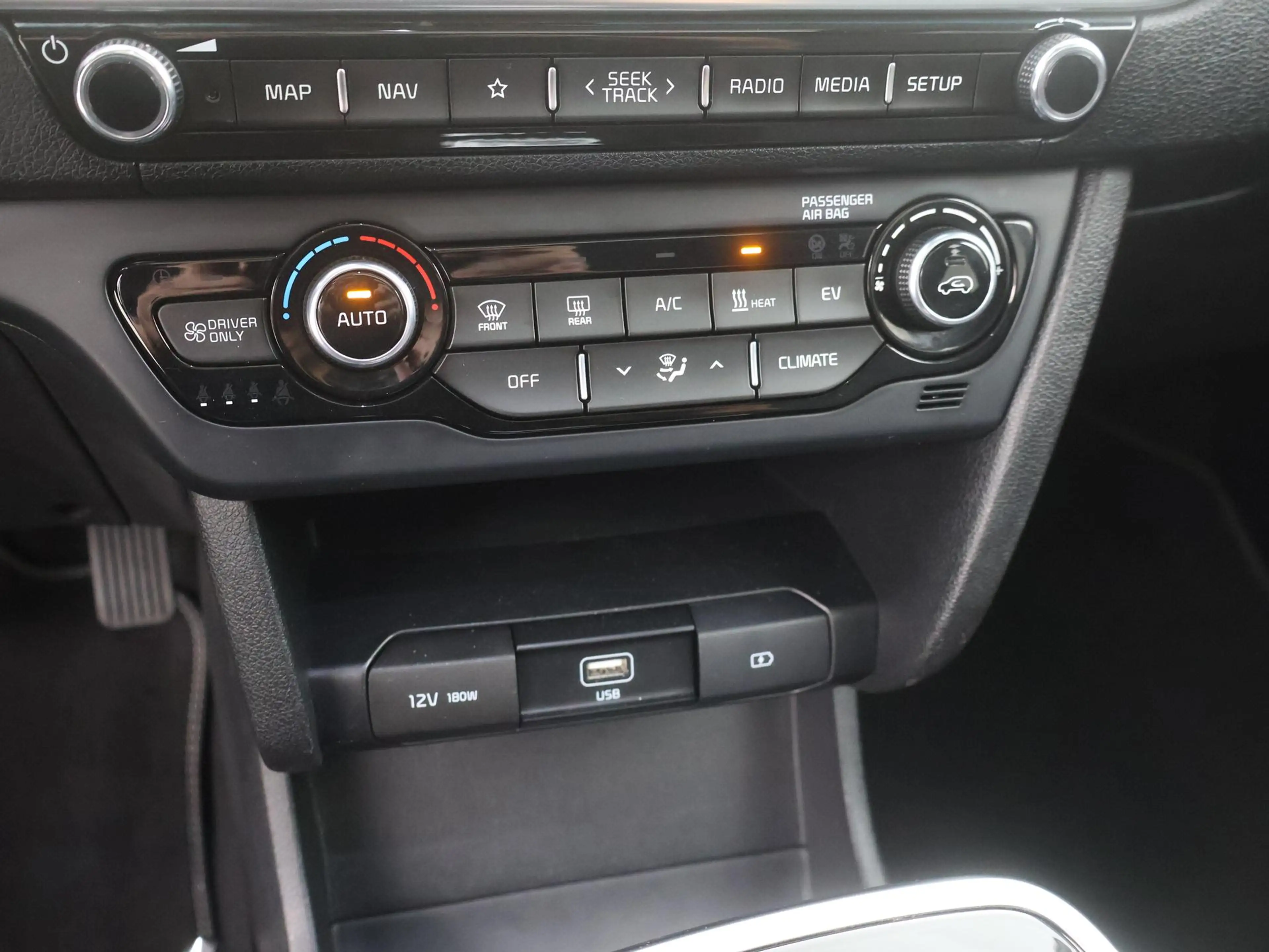 Kia e-Niro DynamicPlusLine 64 kWh SCHUIFDAK|ACC|CAMERA|STOELV — photo 25