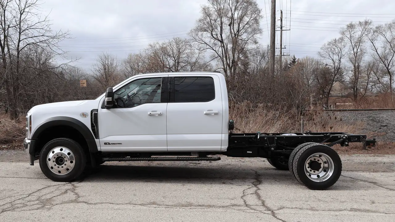 Ford F-550 Super Duty снимка Ford F-550 Super Duty