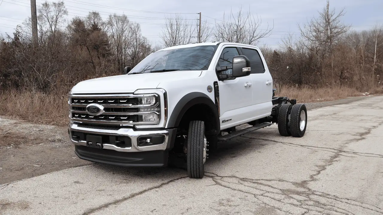 Ford F-550 Super Duty снимка Ford F-550 Super Duty