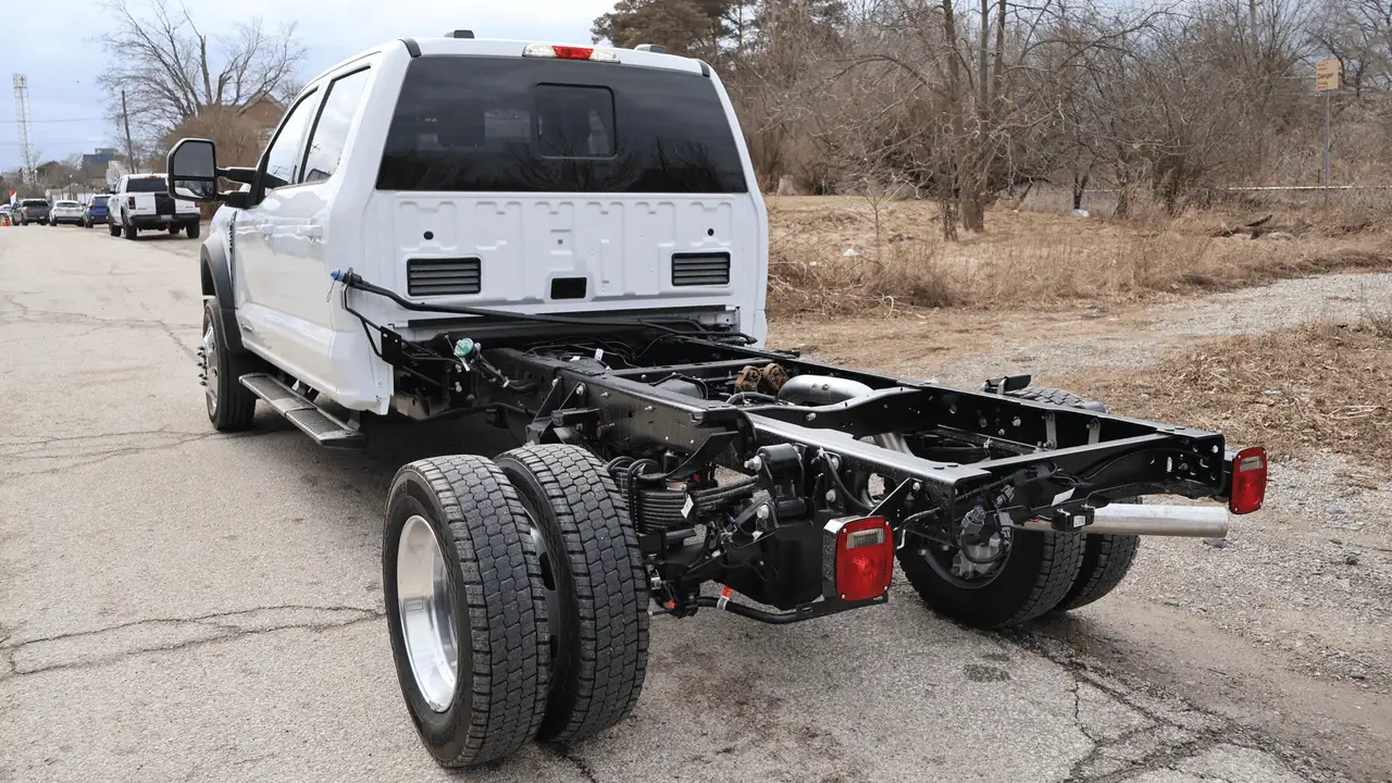 Ford F-550 Super Duty снимка Ford F-550 Super Duty