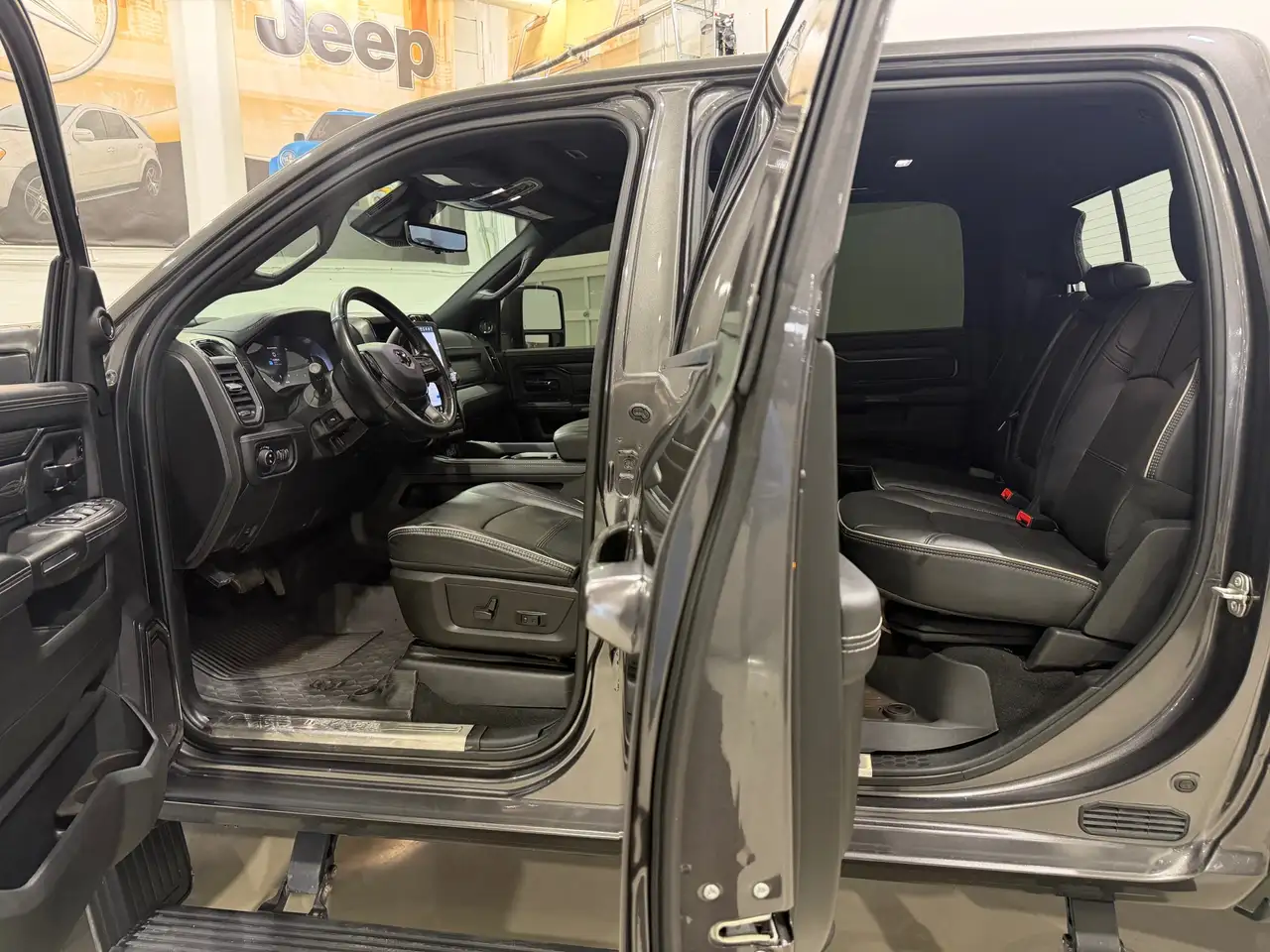 RAM 3500 снимка RAM 3500