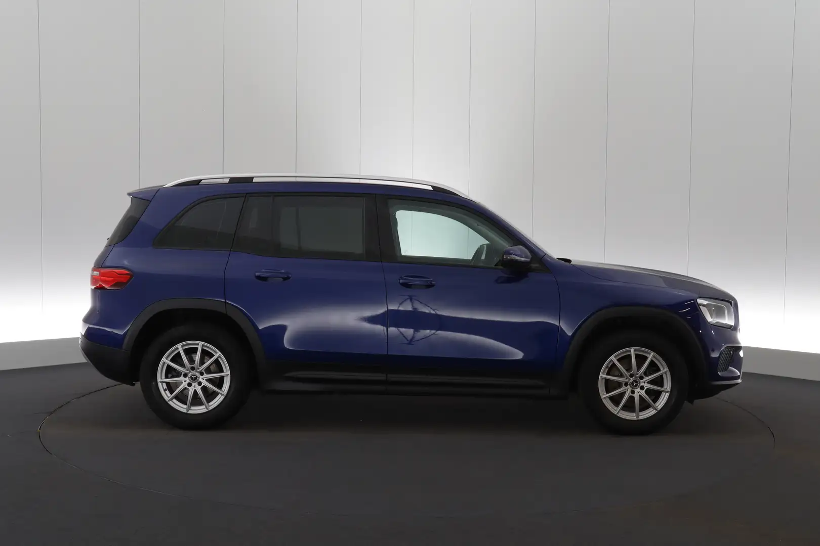 Mercedes-Benz GLB 200 AUT Business Solution GPS PDC CAM BLIS Verw. Zetel Bleu - 2