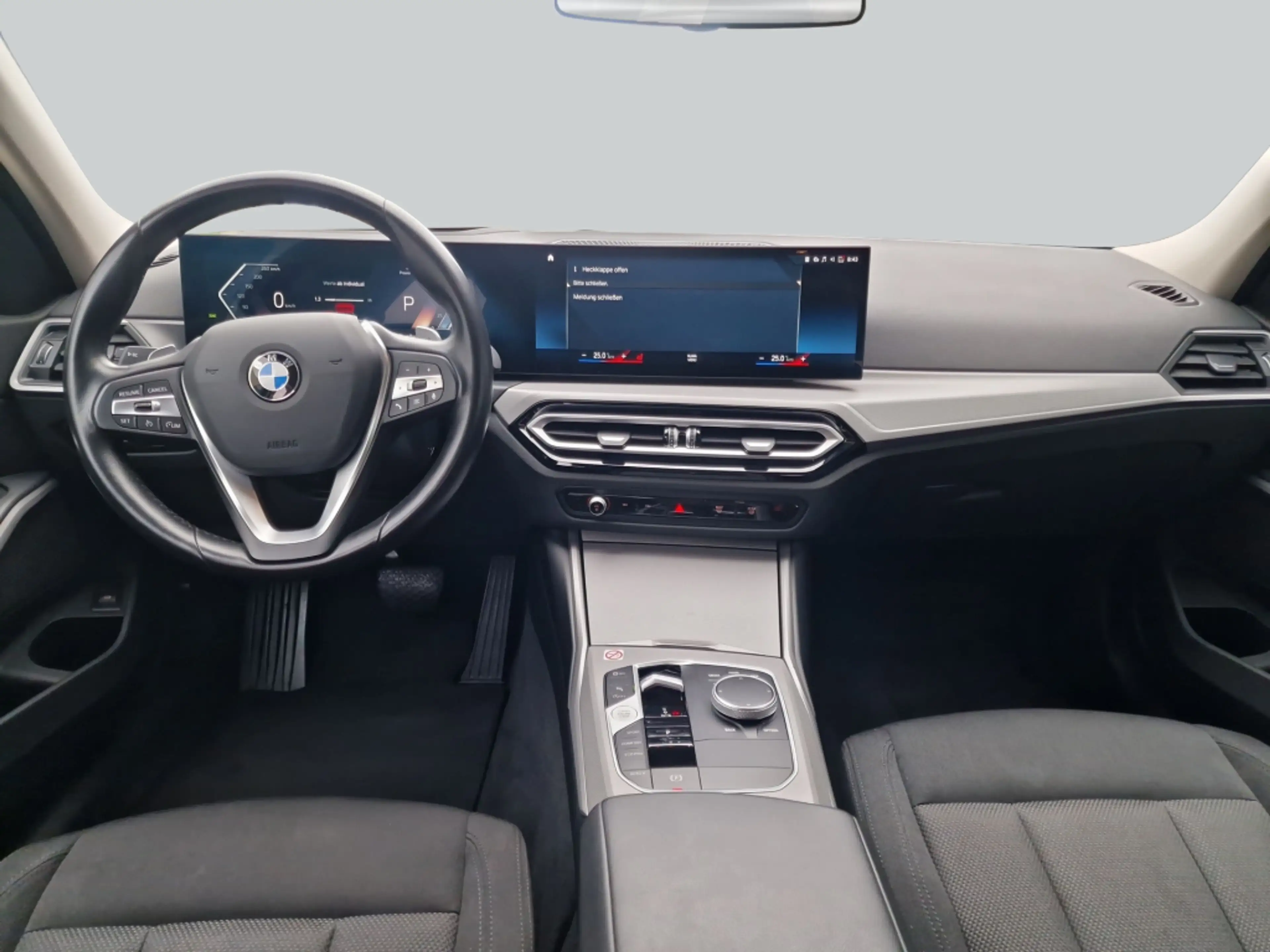 BMW 318 i *CarPlay* — photo 15