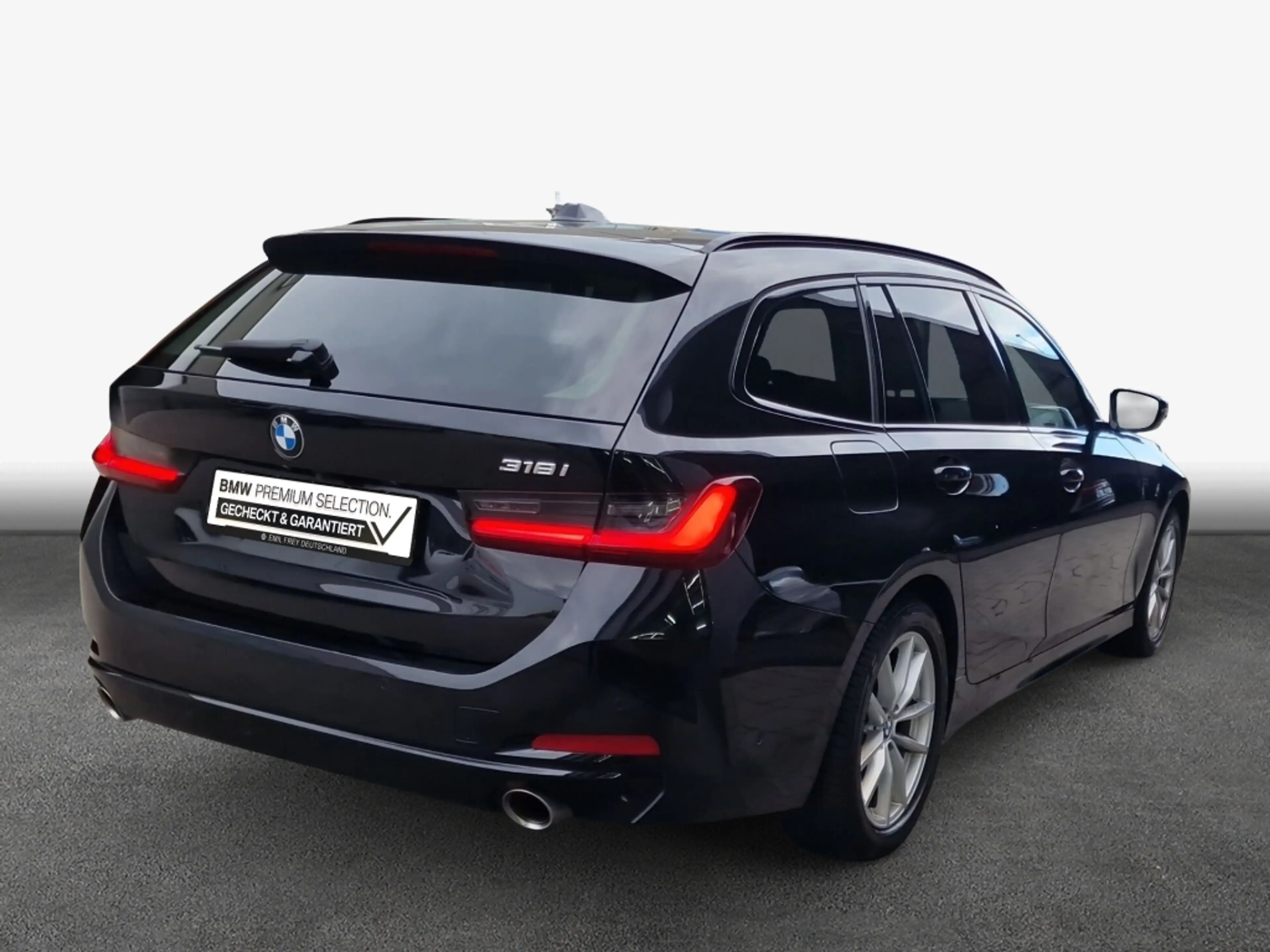 BMW 318 i *CarPlay* — photo 2