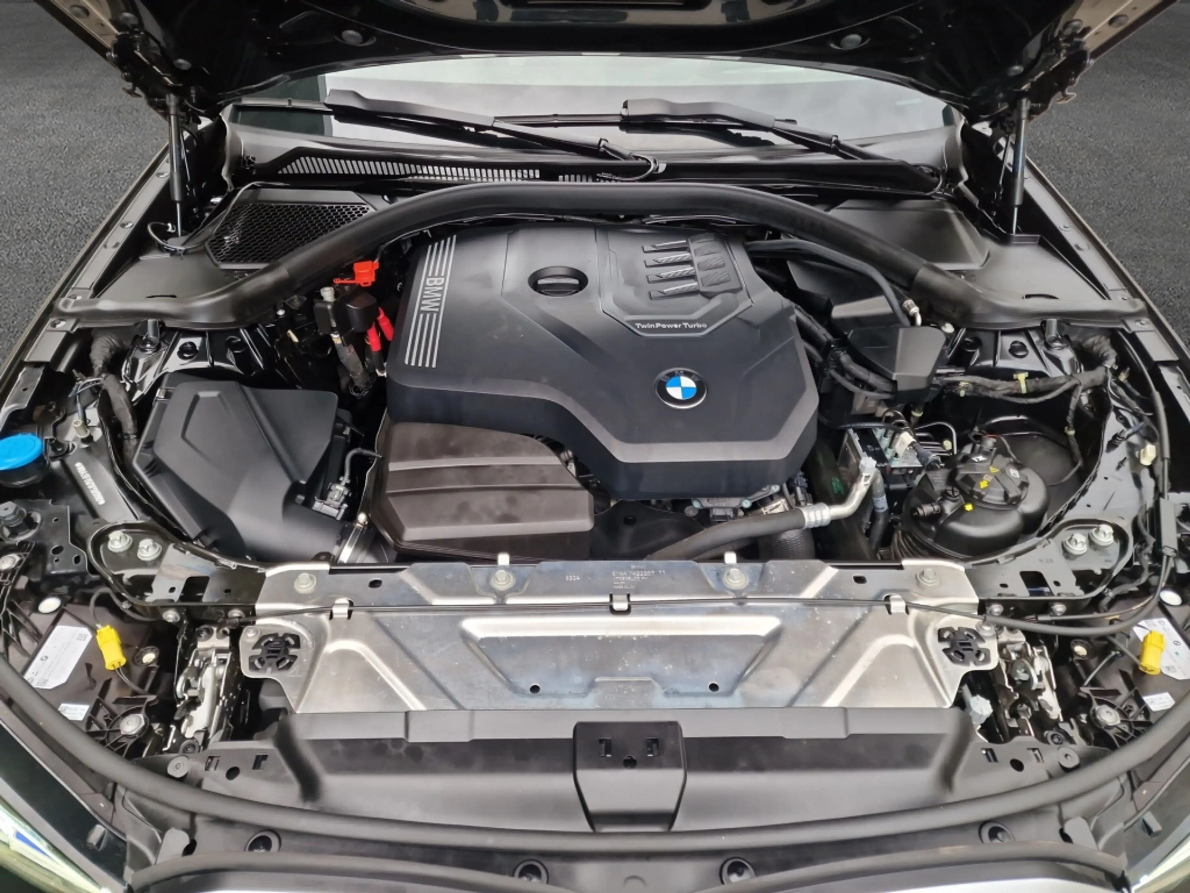 BMW 318 i *CarPlay* — photo 9
