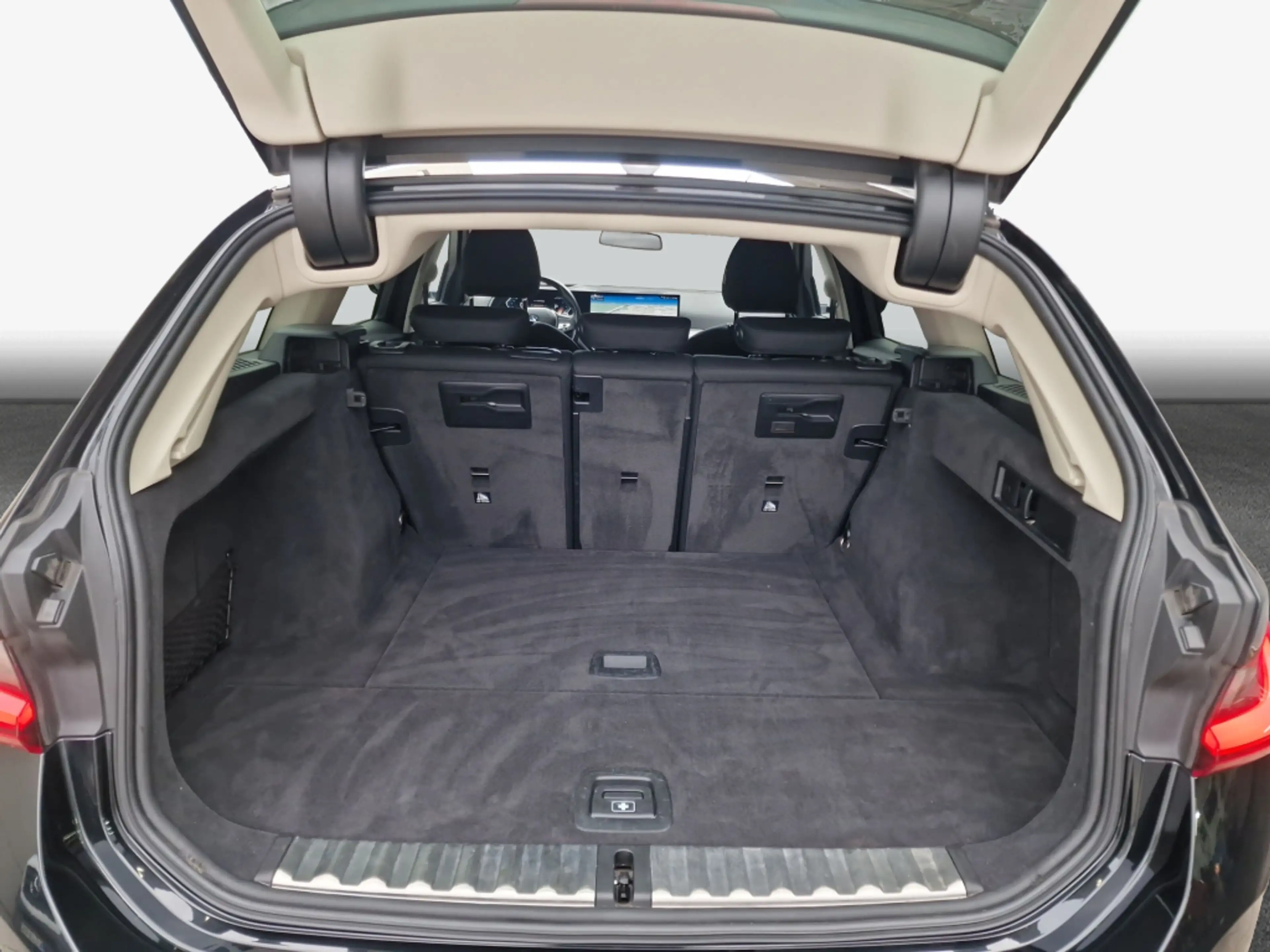 BMW 318 i *CarPlay* — photo 10