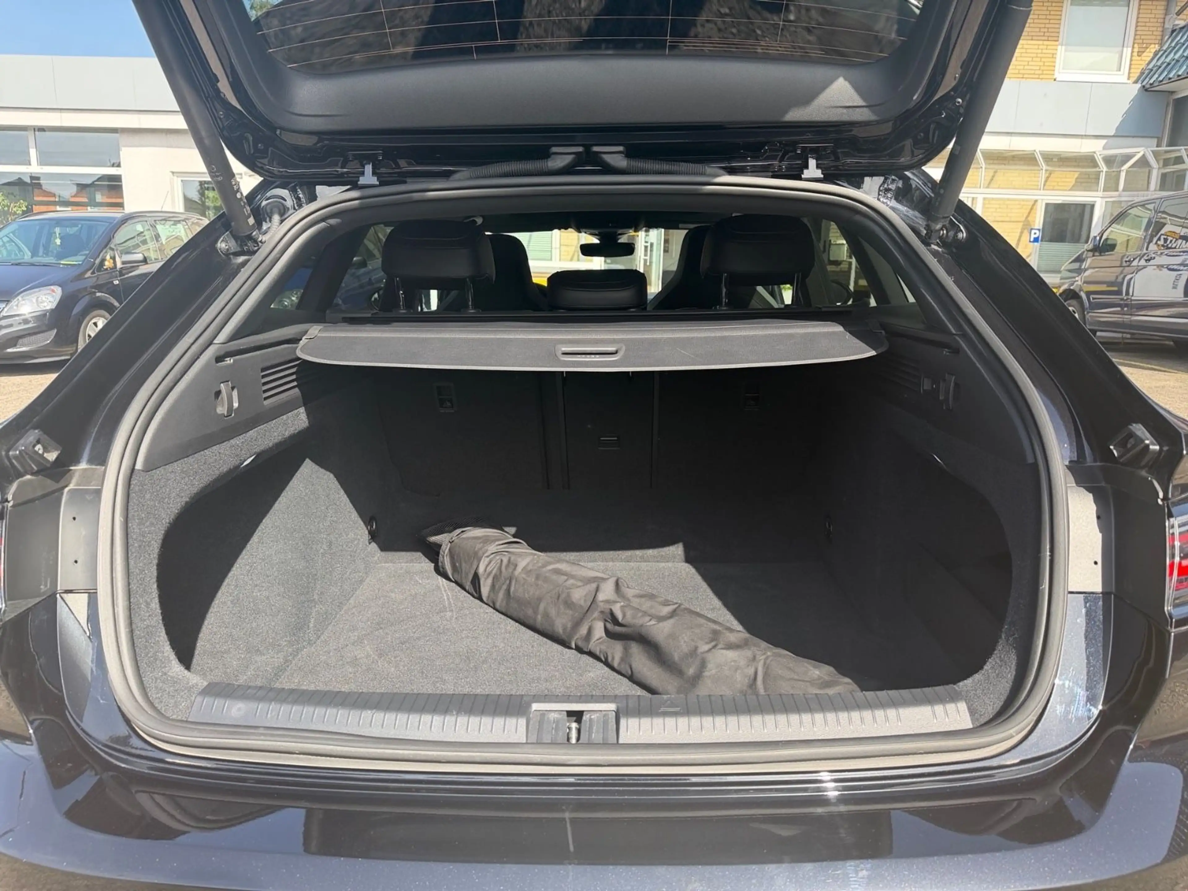 Volkswagen Arteon R-Line S.B. AHK NAPPA PANO H&K Matrix 19" — photo 11