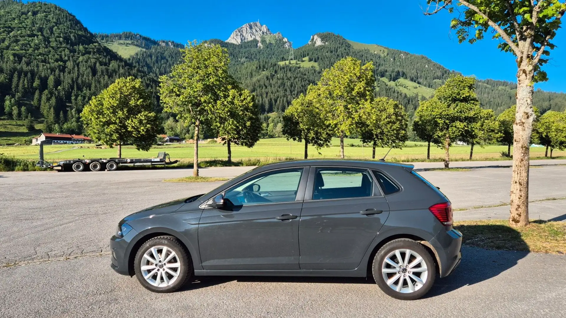 Volkswagen Polo VI Trendline Grau - 2