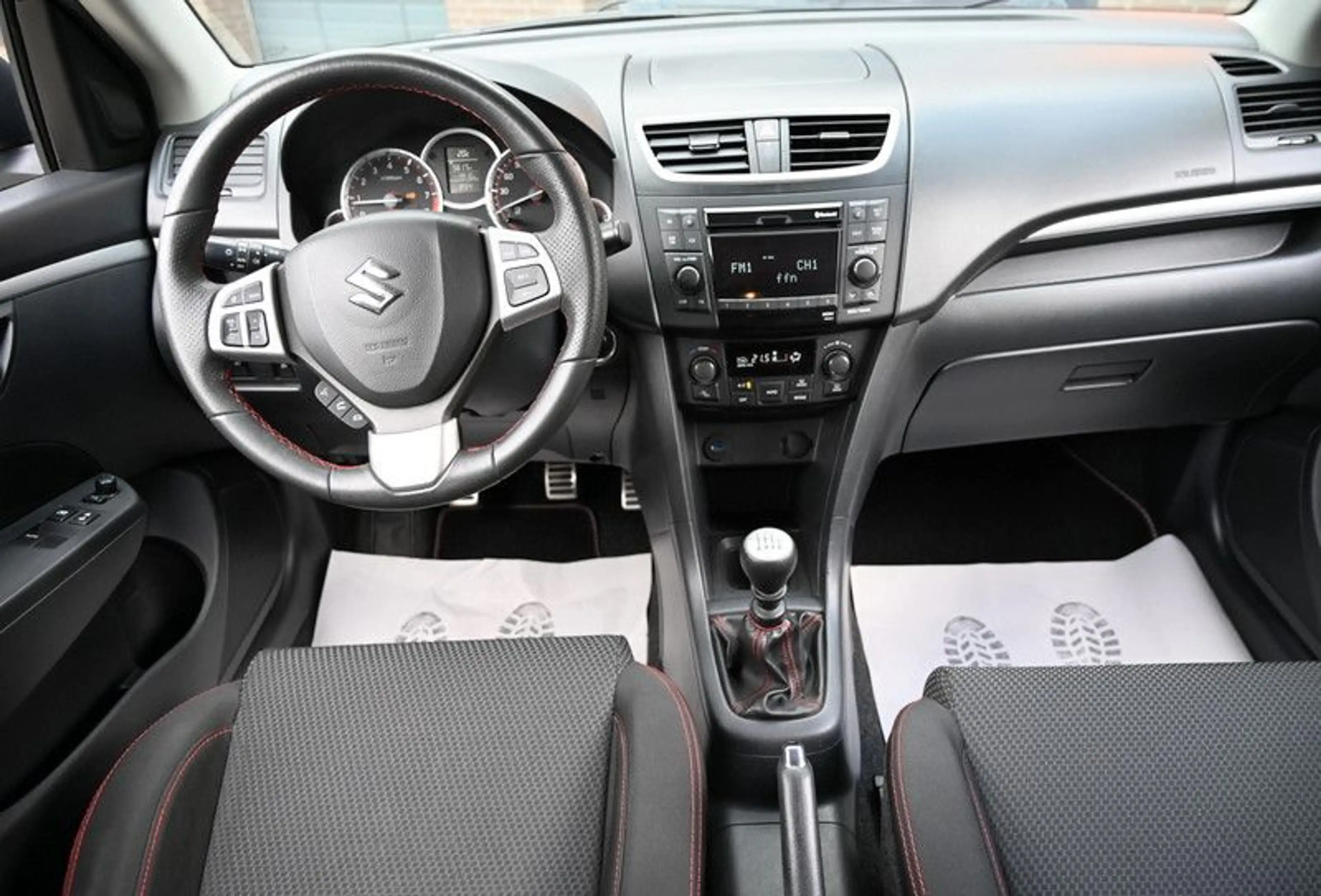 Suzuki Swift Sport Klimaautomatik Keyless Bi-Xenon — photo 9