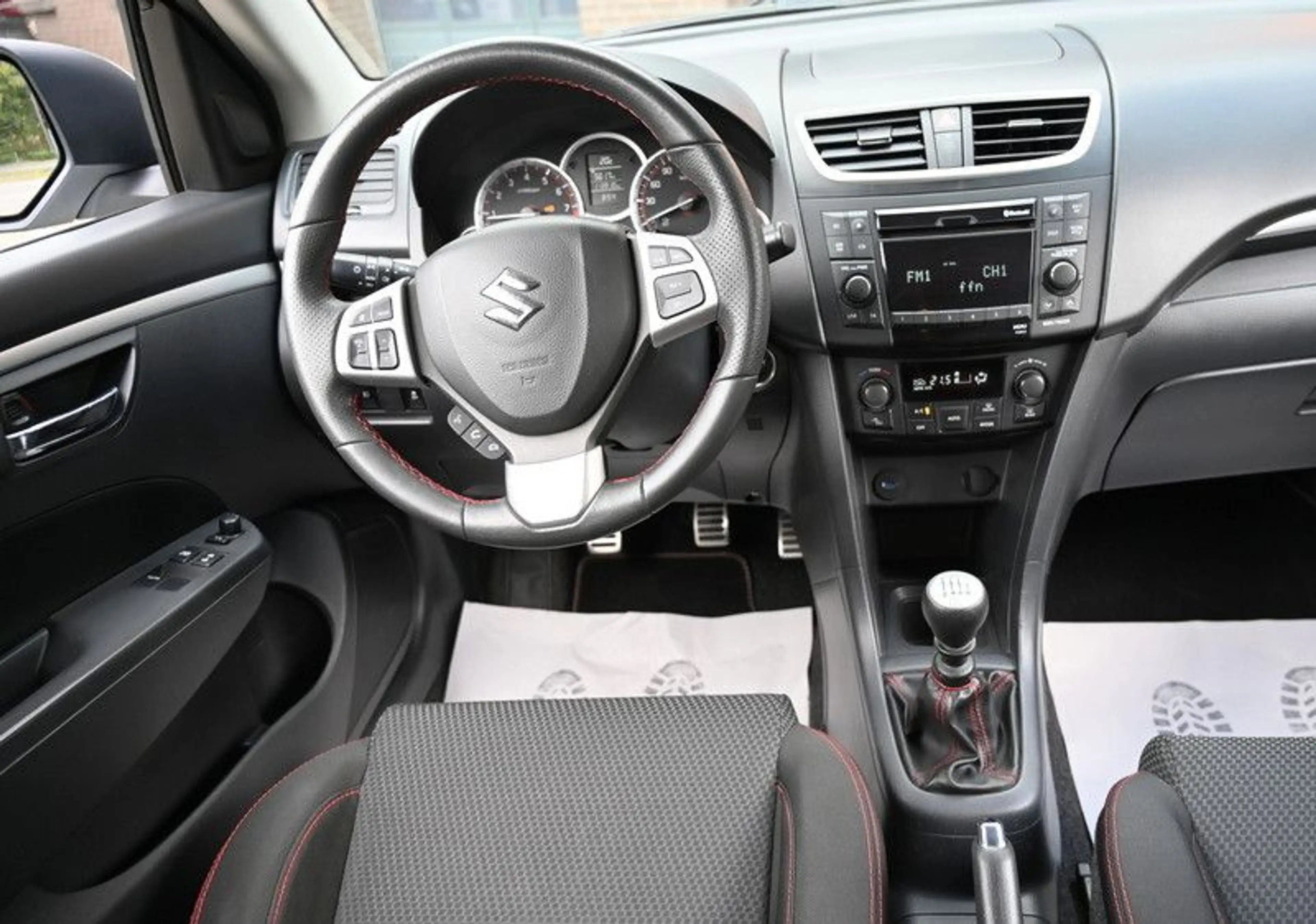 Suzuki Swift Sport Klimaautomatik Keyless Bi-Xenon — photo 15