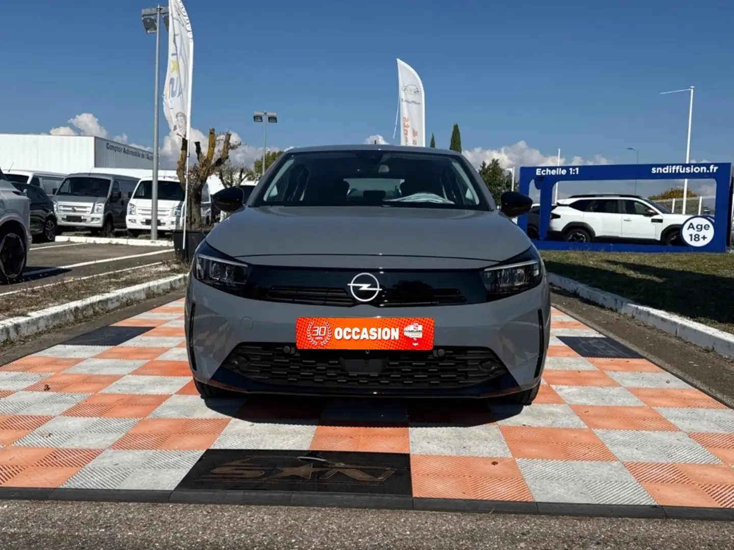 Opel Corsa NEW 1.2 75 EDITION Ecran 10\u0026amp;quot; Radar Grau - 2