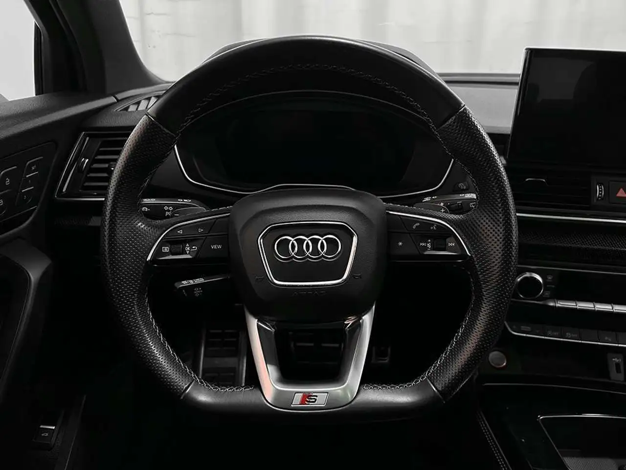 Audi SQ5 снимка Audi SQ5