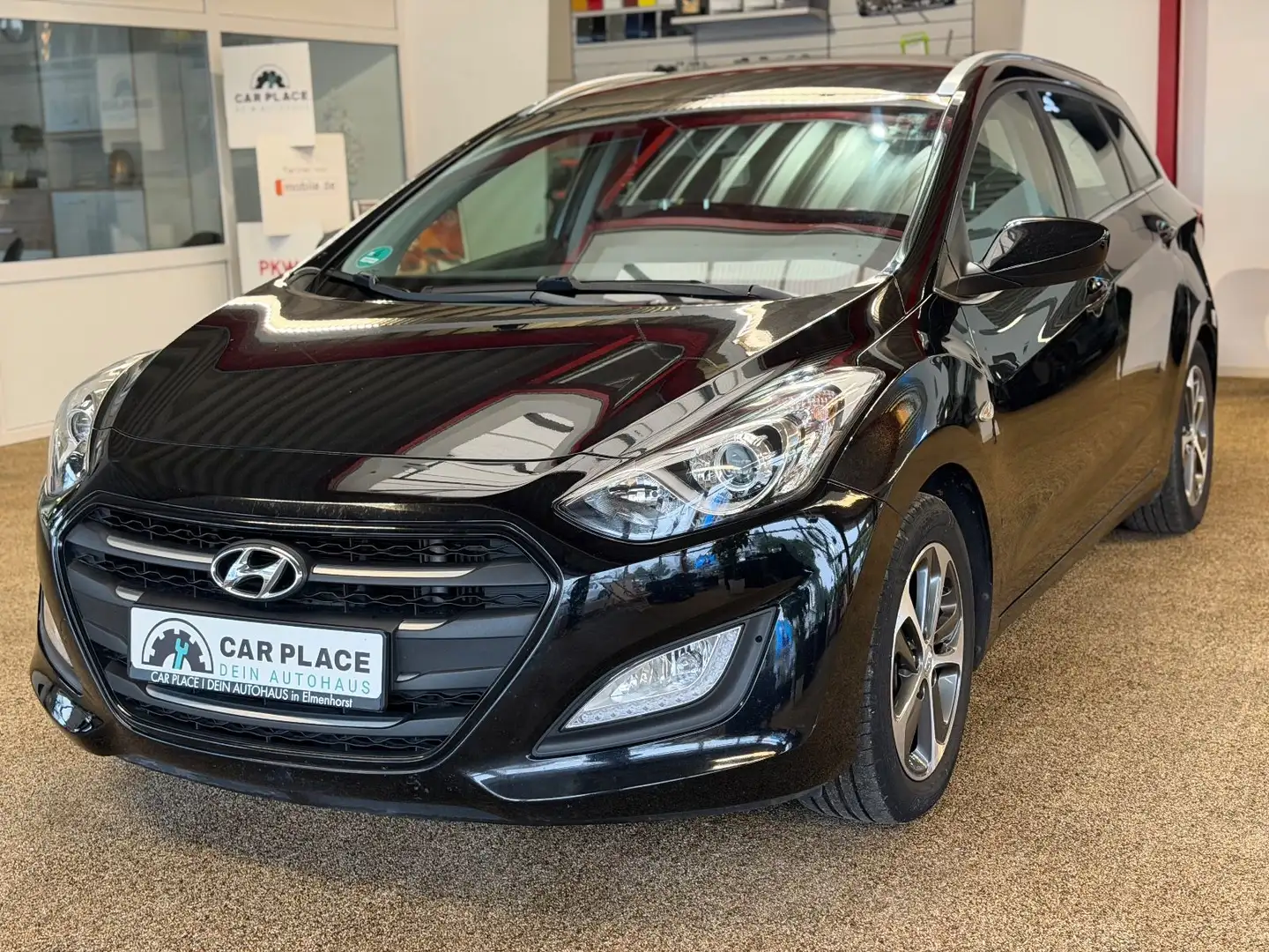 Hyundai i30 Automatik Schwarz - 1
