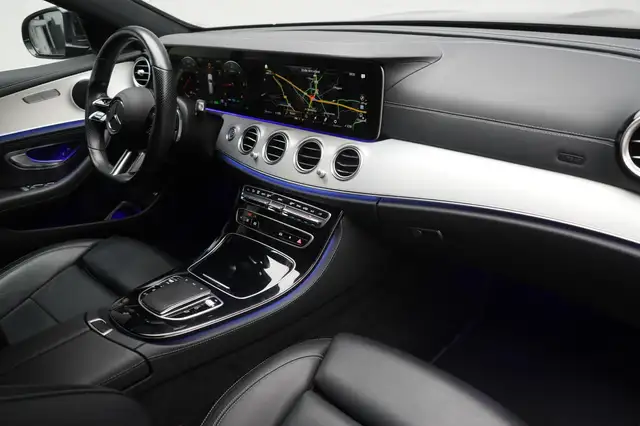 Mercedes-Benz 300 view 7