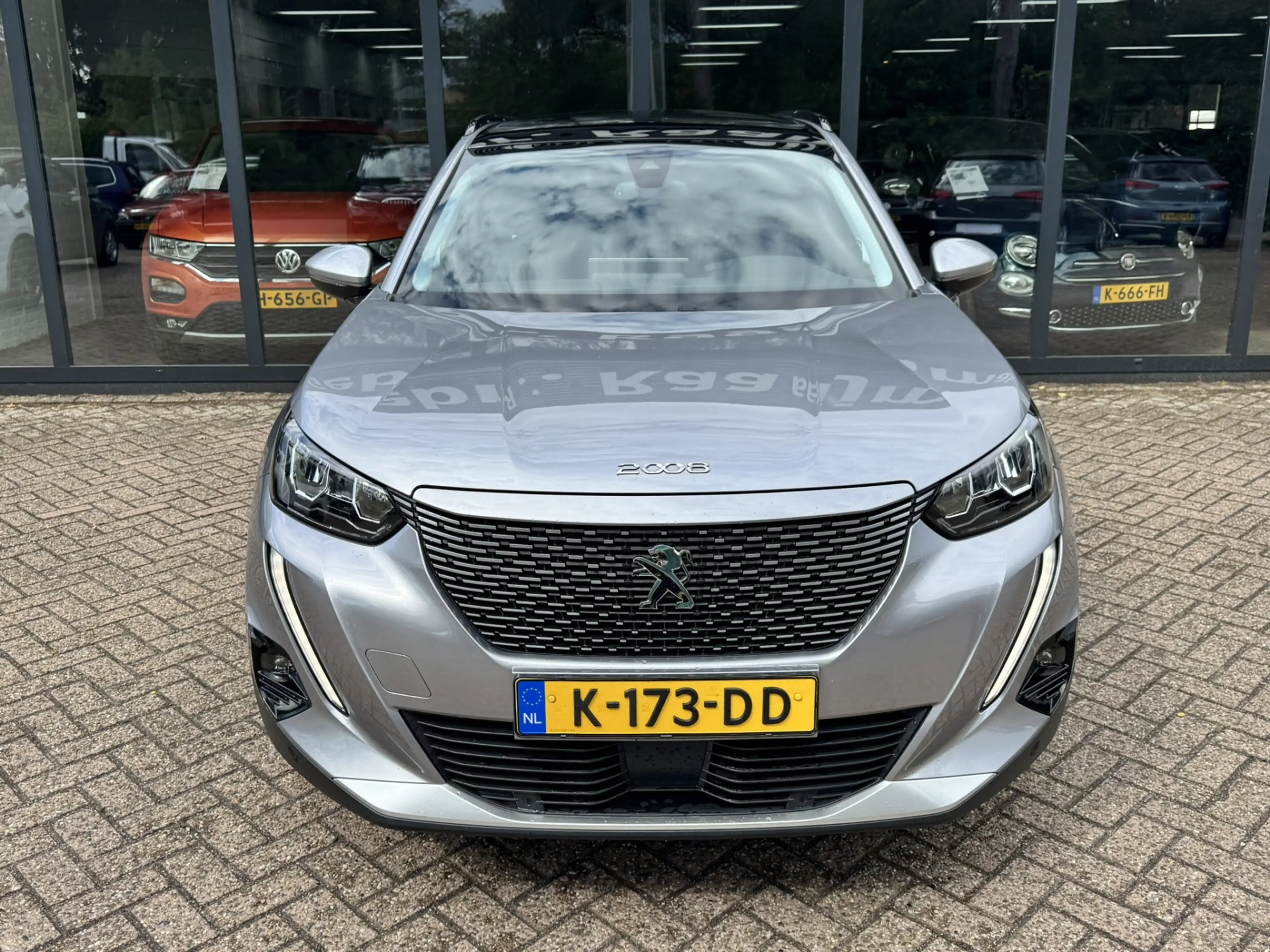 Peugeot e-2008 EV Allure 50 kWh*84%SOH*Camera*Navi*EXPORTPRISJ* — photo 3