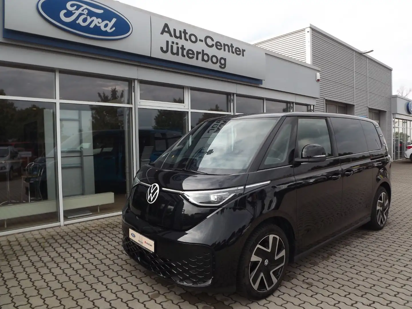 Volkswagen ID. Buzz Bus 150 kW Pro Schwarz - 2