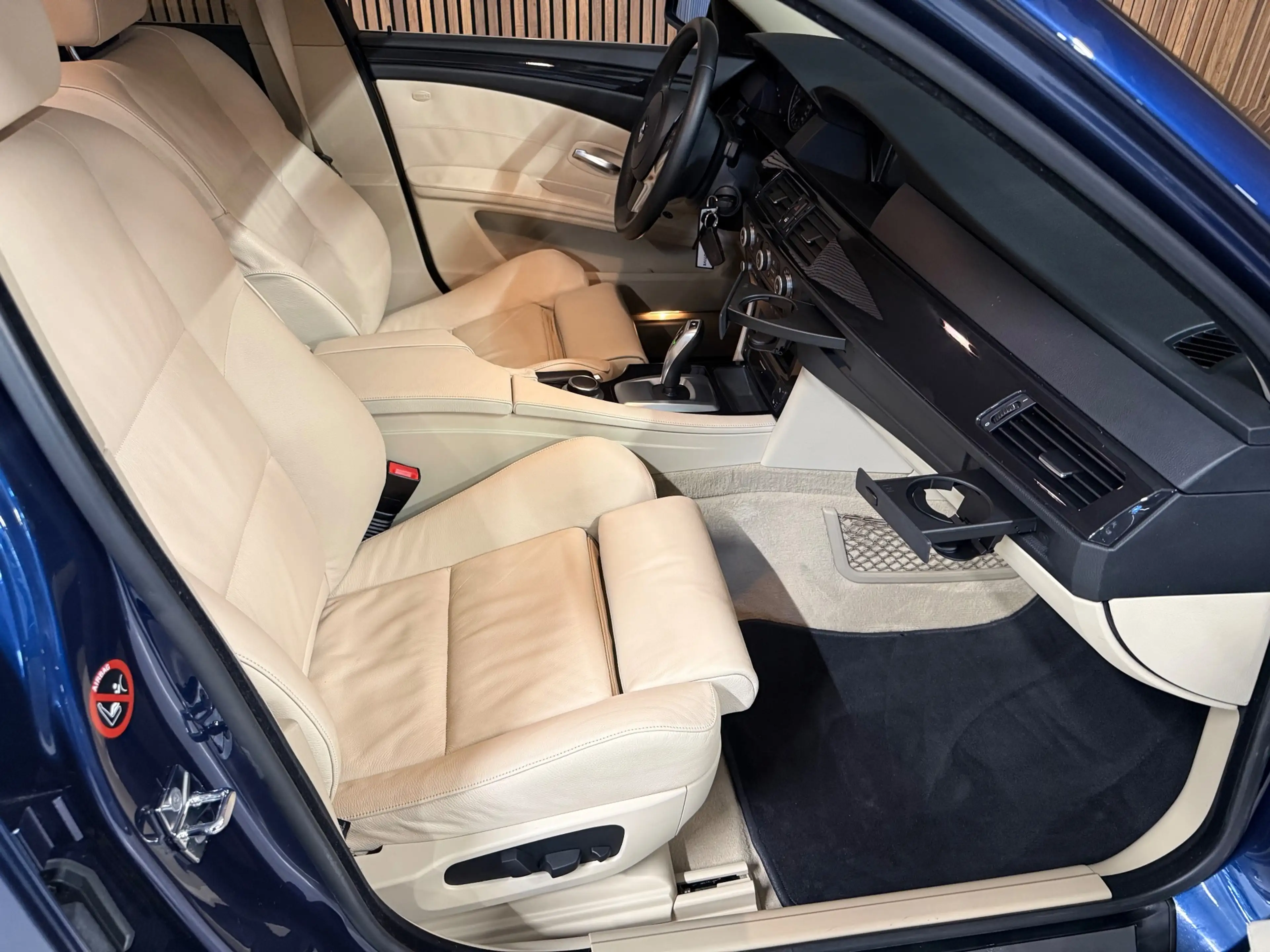 BMW 525 5-serie 525i - Blijvend Youngtimer — photo 9