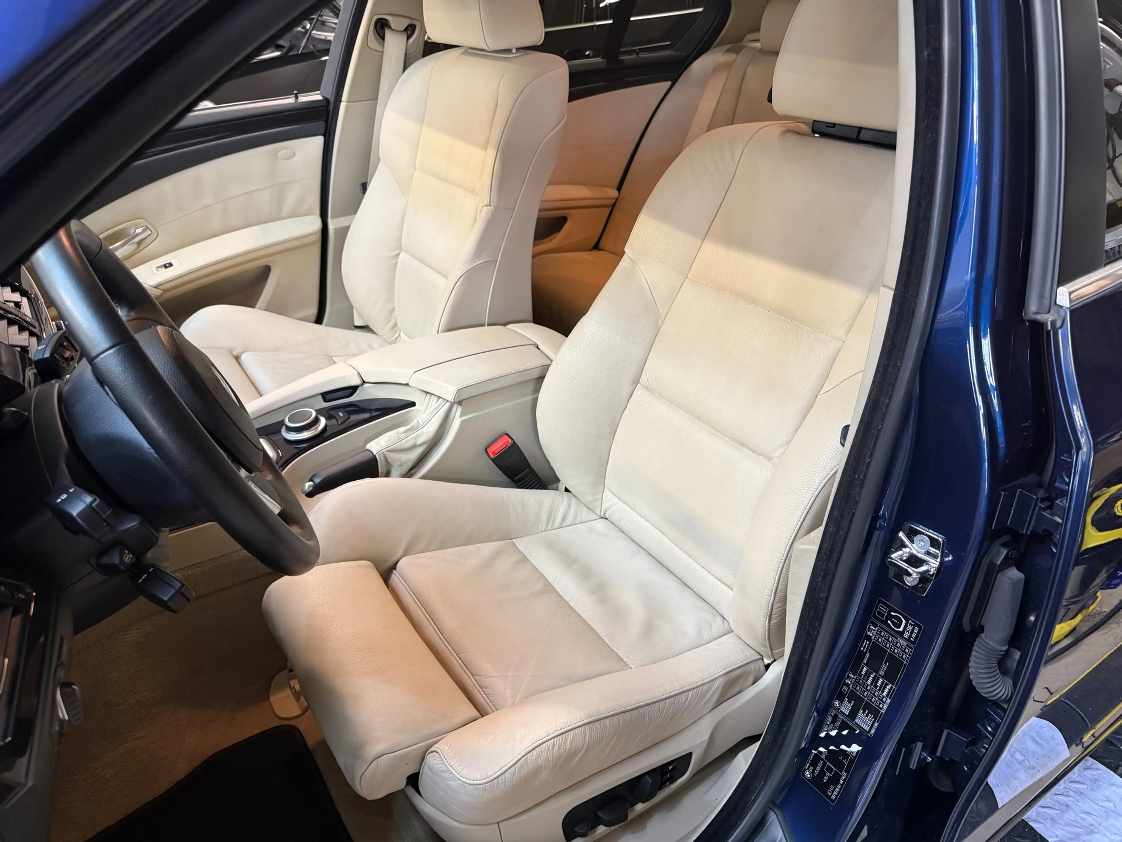 BMW 525 5-serie 525i - Blijvend Youngtimer — photo 16